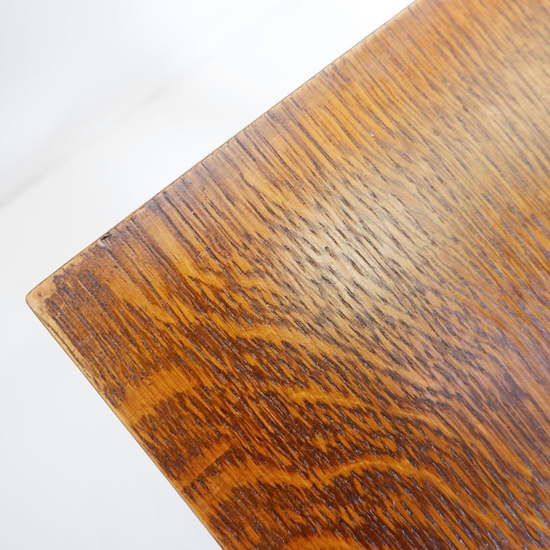 Vintage Massivholz Couchtisch mit Kompass im Angebot 6