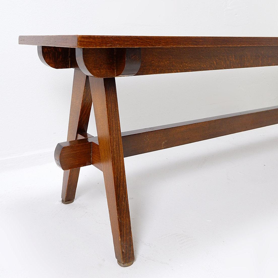 Vintage Massivholz Couchtisch mit Kompass im Angebot 1