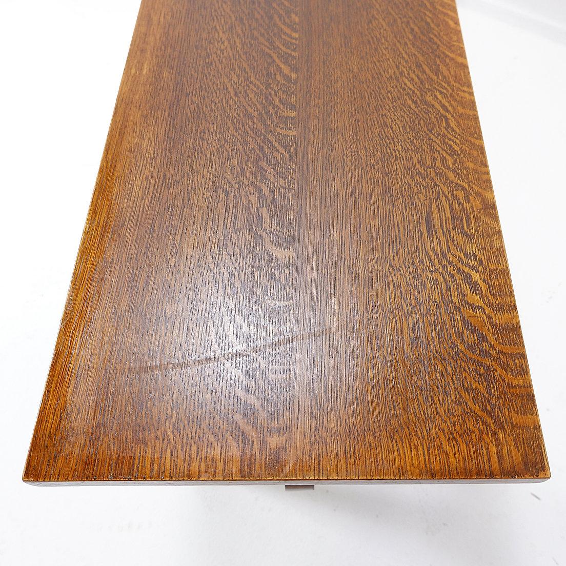 Vintage Massivholz Couchtisch mit Kompass im Angebot 2