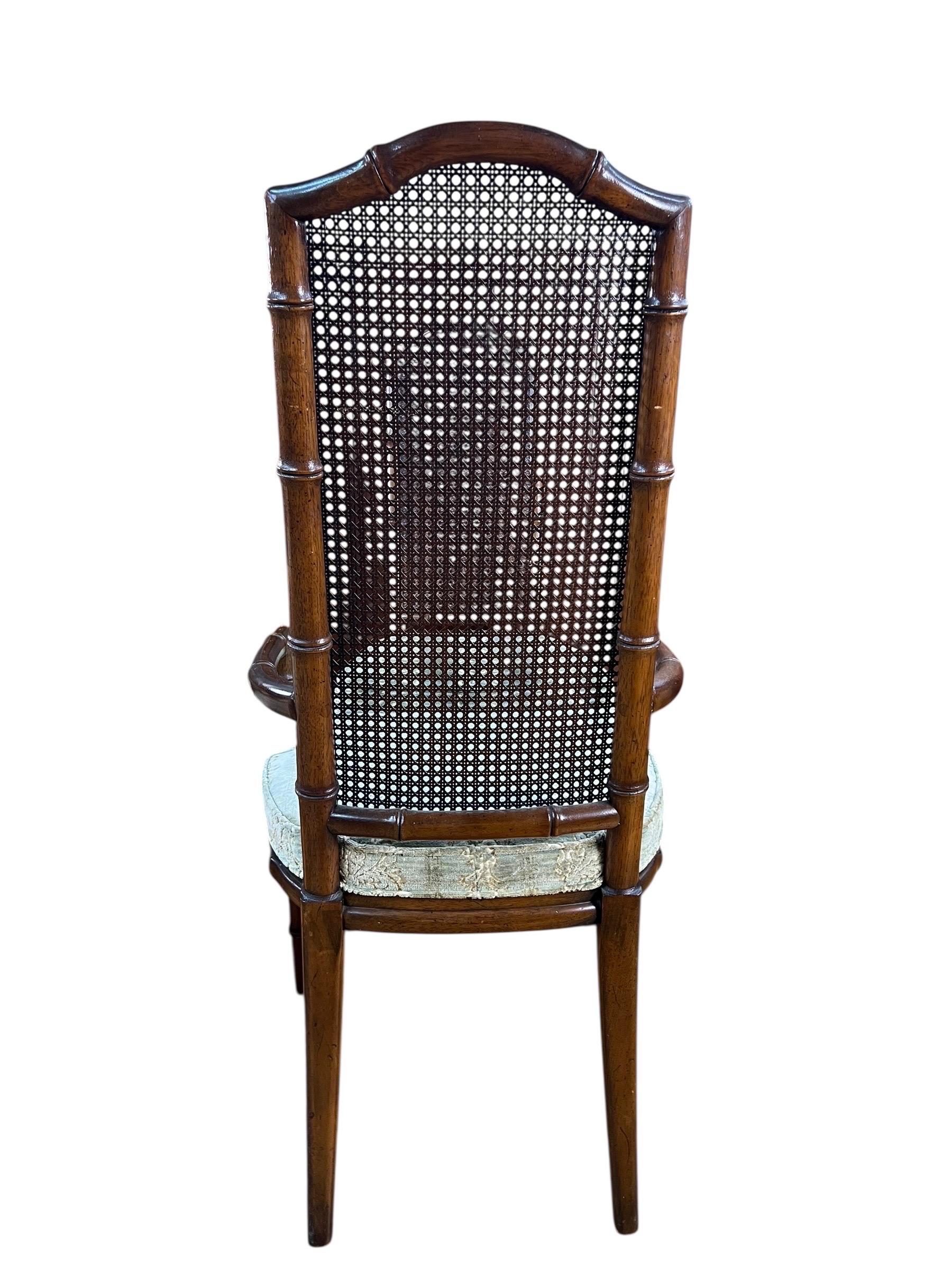 Vintage Massivholz hohe Rückenlehne Faux Bambus Esszimmerstühle - Satz von 6 im Zustand „Gut“ im Angebot in Esperance, NY