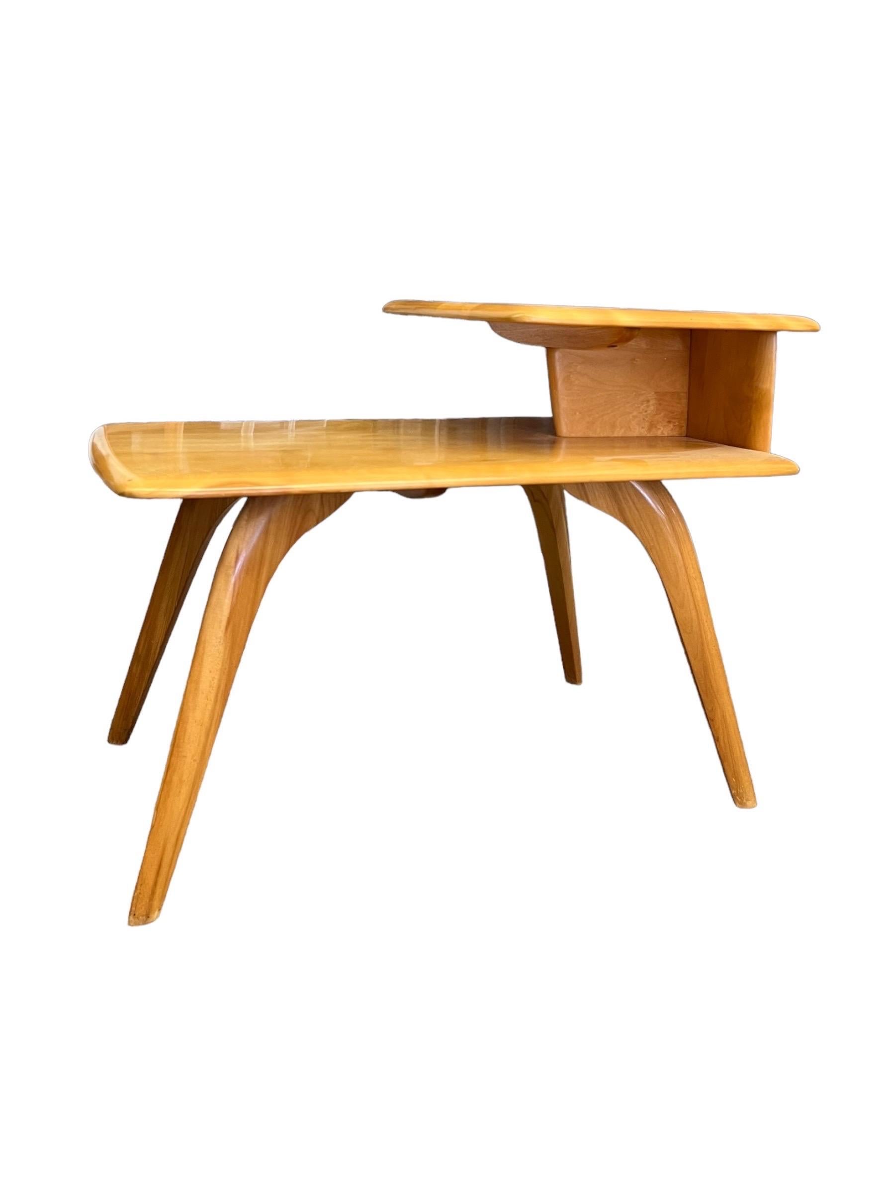 Set di tavolini da salotto vintage in legno massiccio di acero del Mid Century Modern di Heywood Wakefield. in vendita 1