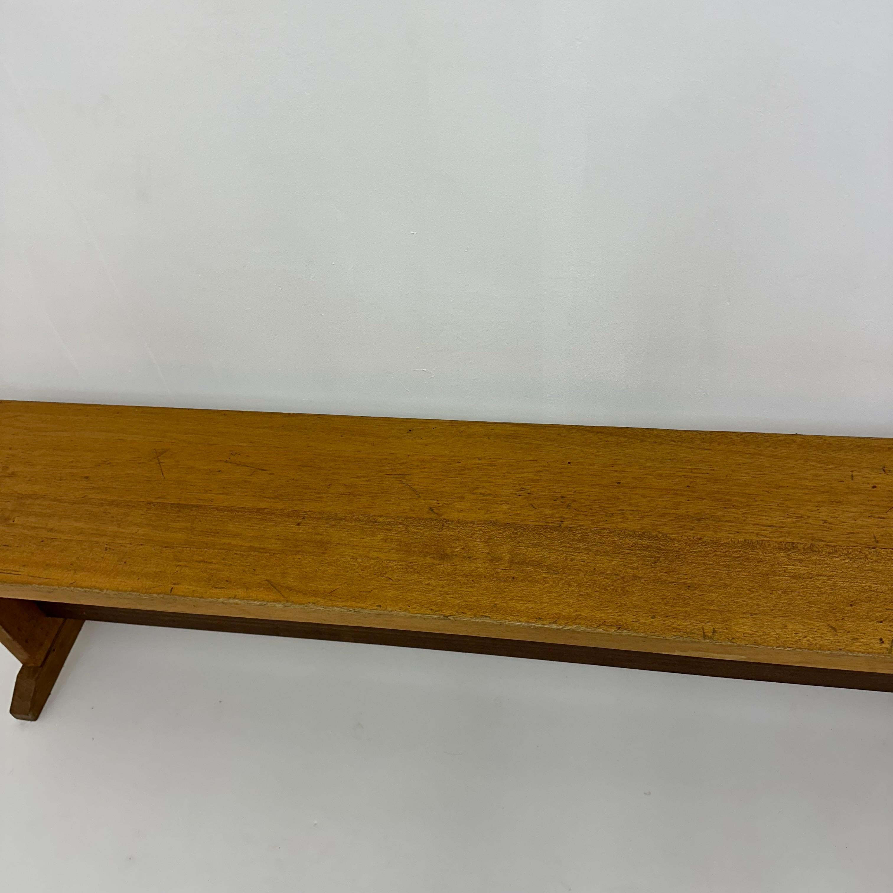 Banc vintage en bois massif, 1970 en vente 4