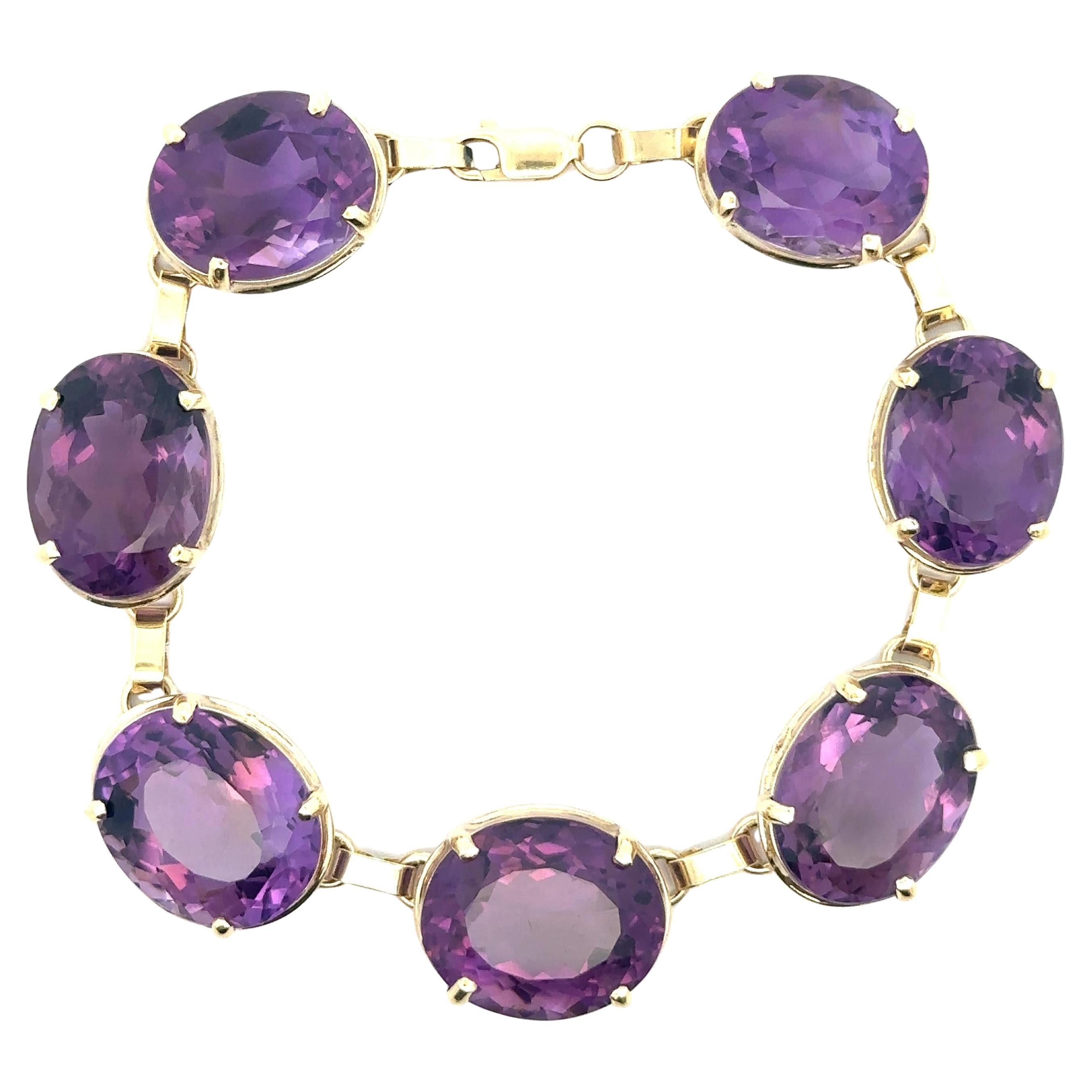 Vintage Solid Yellow Gold 50ctw Large Oval Amethyst Substantial Link Bracelet en vente