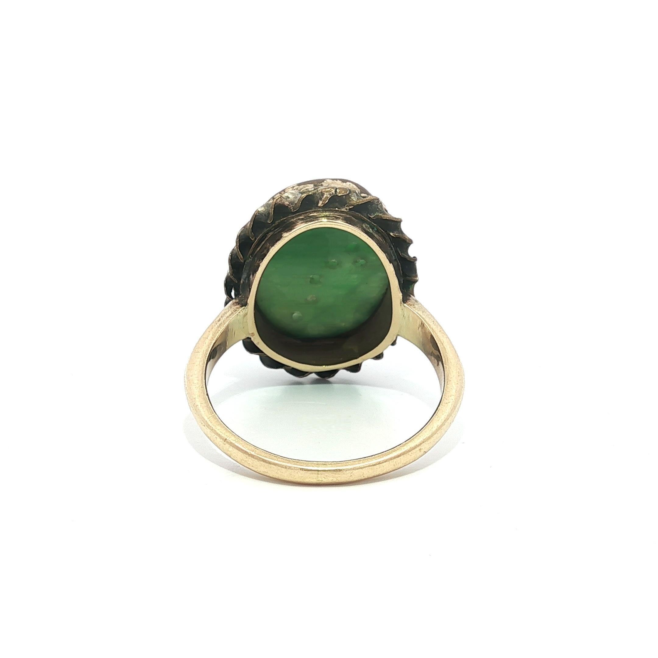 Vintage Solid Gelbgold geschnitzt durchbohrt Jade w / Twisted Wire Frame Ring im Angebot 6
