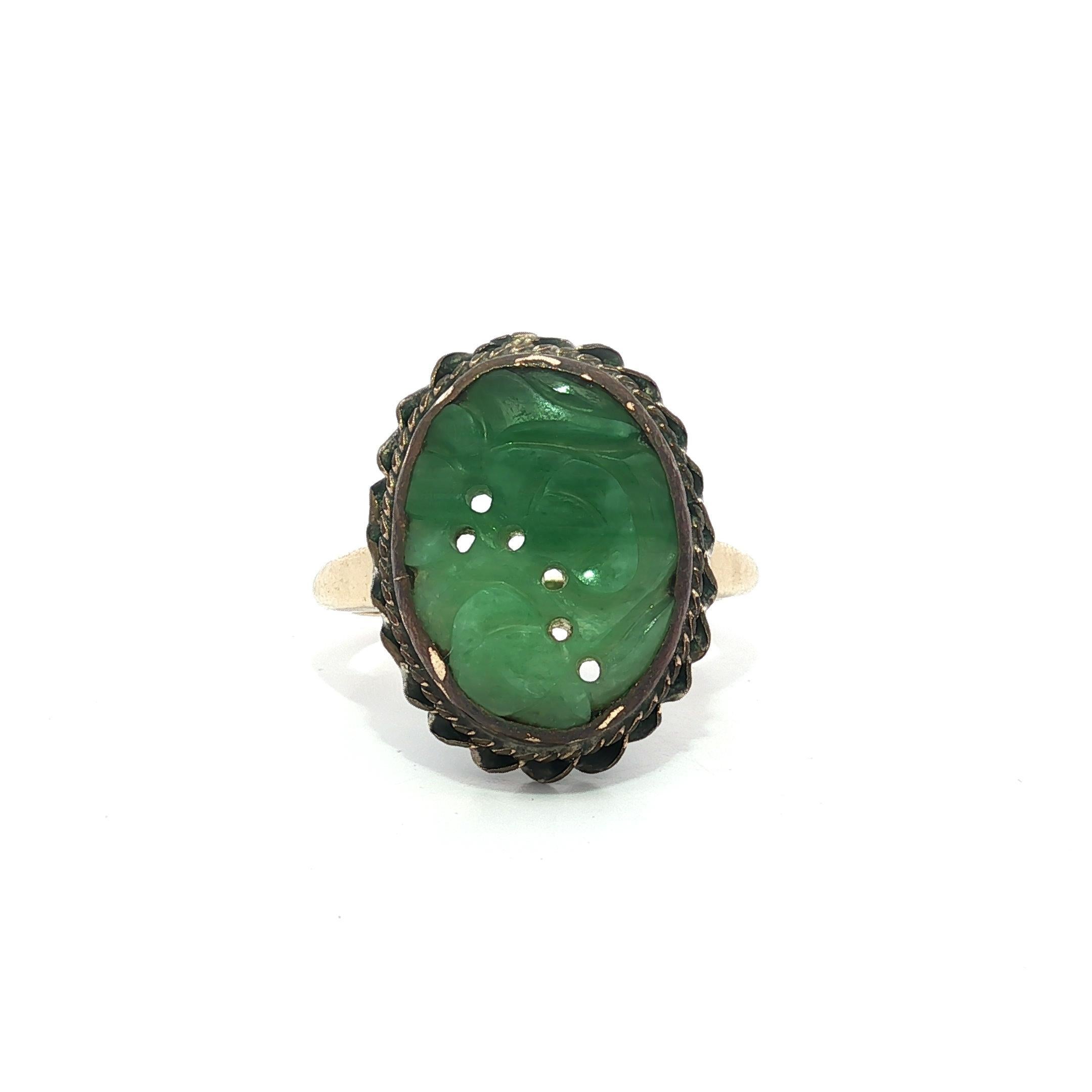 Vintage Solid Gelbgold geschnitzt durchbohrt Jade w / Twisted Wire Frame Ring im Angebot 3