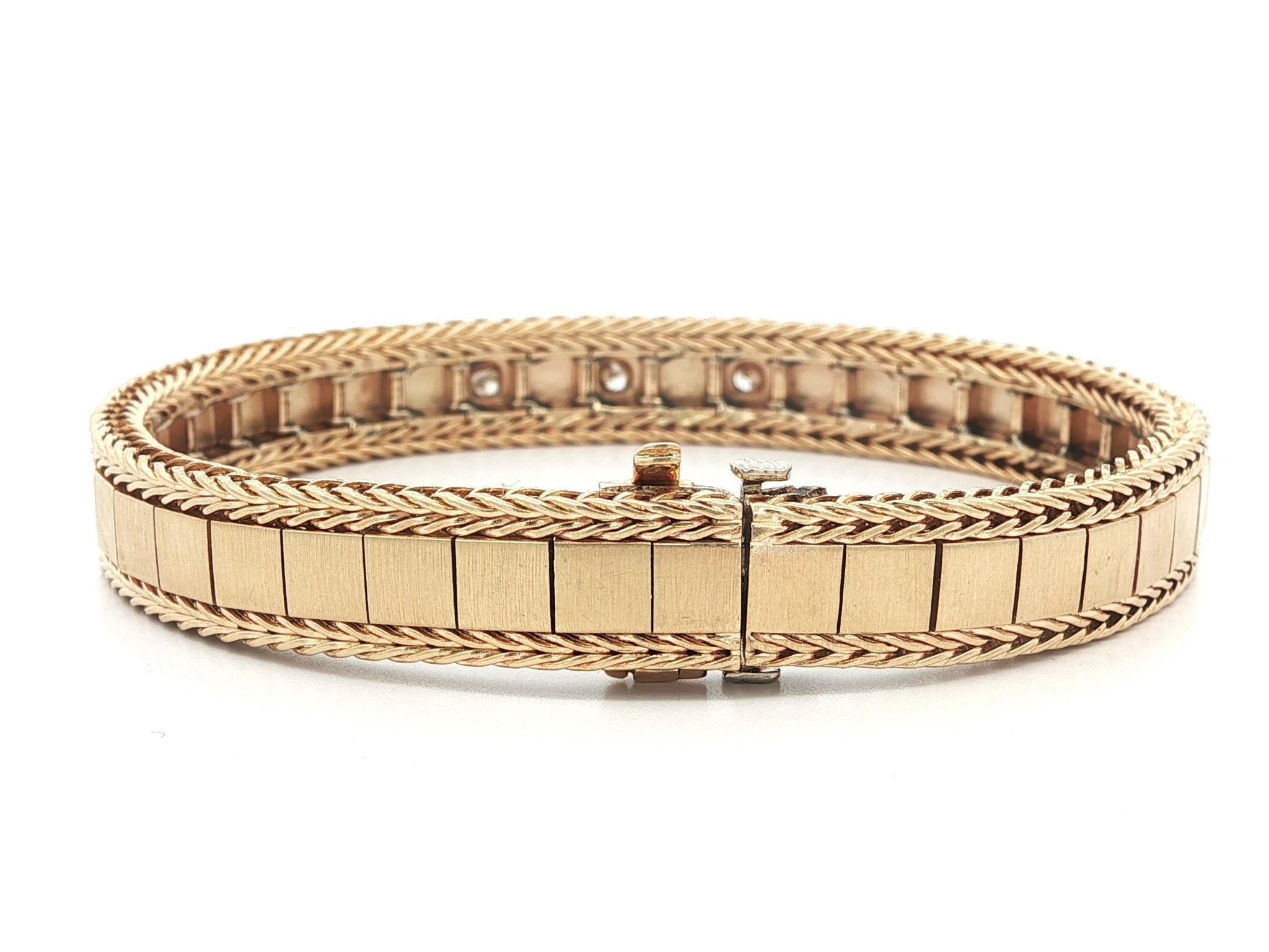 Vintage Solid Yellow Gold Diamond Articulating Links Wheat Chain Bracelet de chaîne de blé à maillons articulés en vente 1