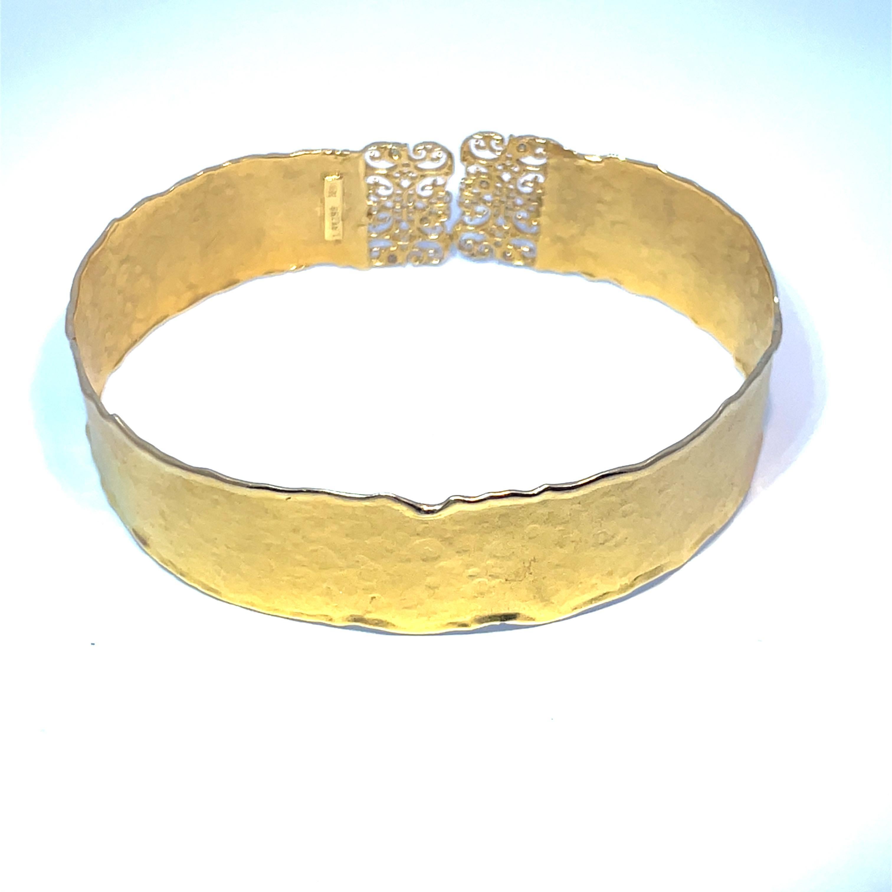 Vintage Solid Yellow Gold Diamond hammered finish Filigree Cuff Bracelet In Excellent Condition For Sale In New York, NY
