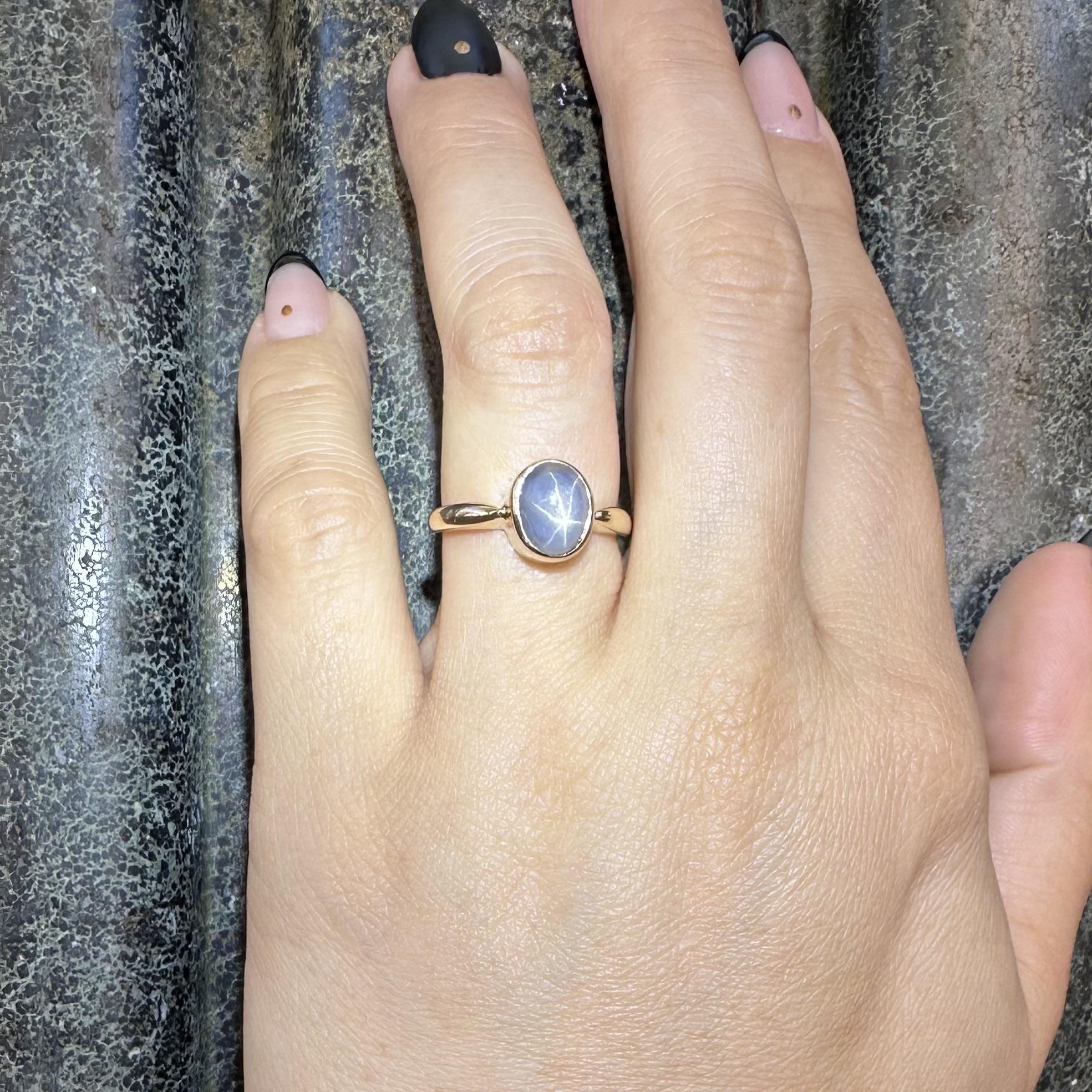 Vintage Solid Gelbgold keine Hitze grau Lünette Stern Saphir Solitär Ring im Angebot 1