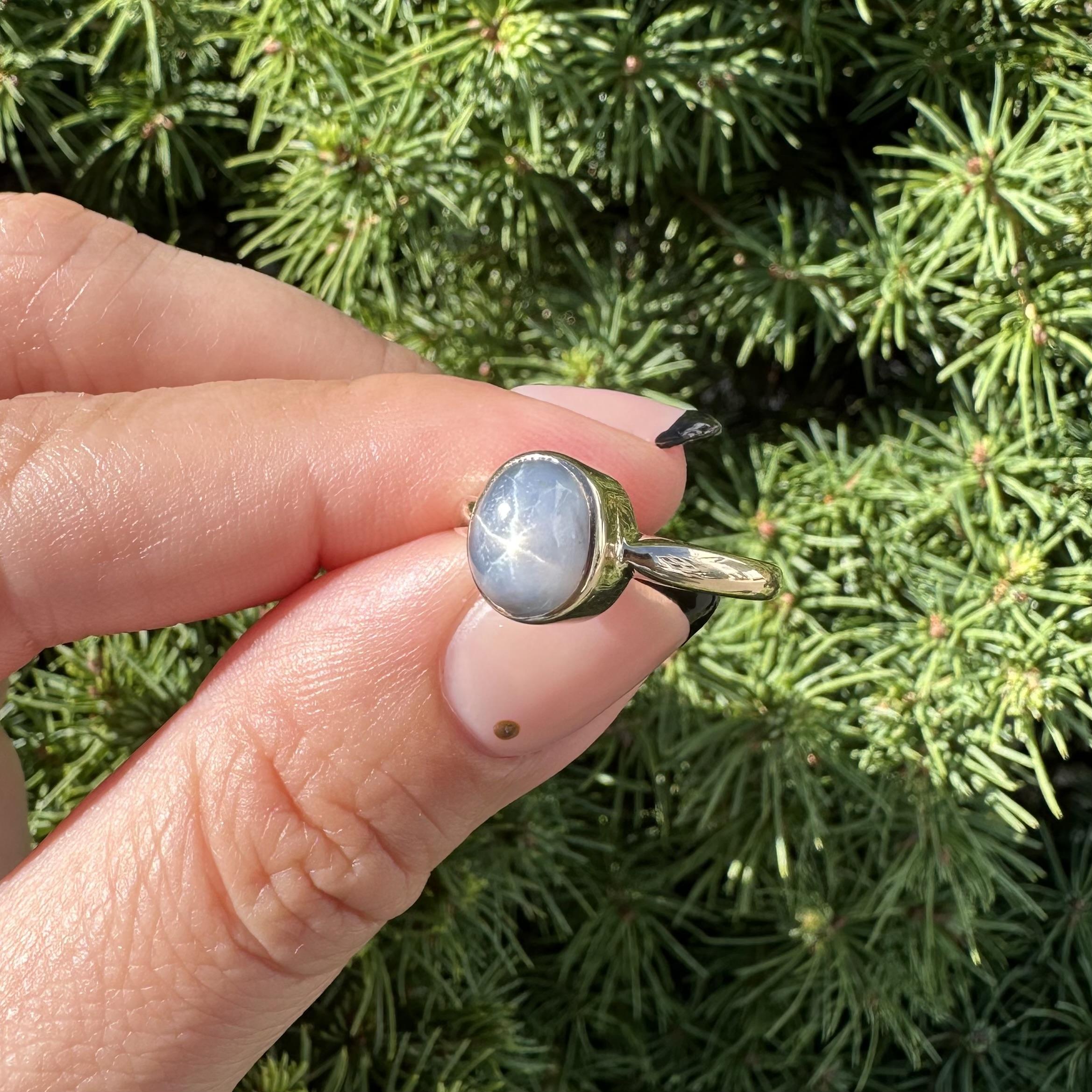 Vintage Solid Gelbgold keine Hitze grau Lünette Stern Saphir Solitär Ring im Angebot 2