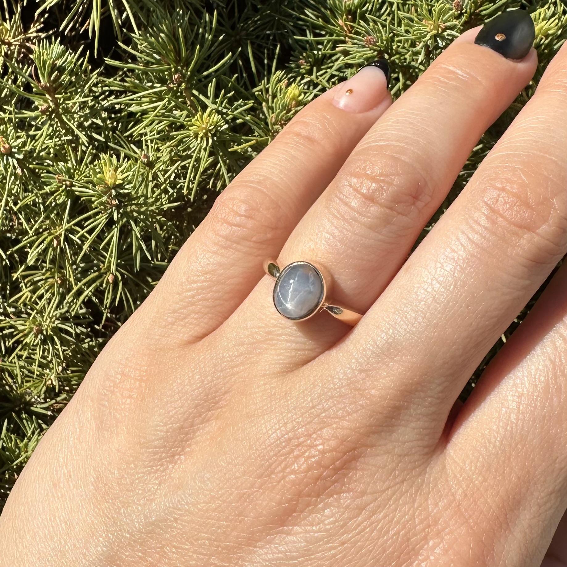 Vintage Solid Gelbgold keine Hitze grau Lünette Stern Saphir Solitär Ring im Angebot 3