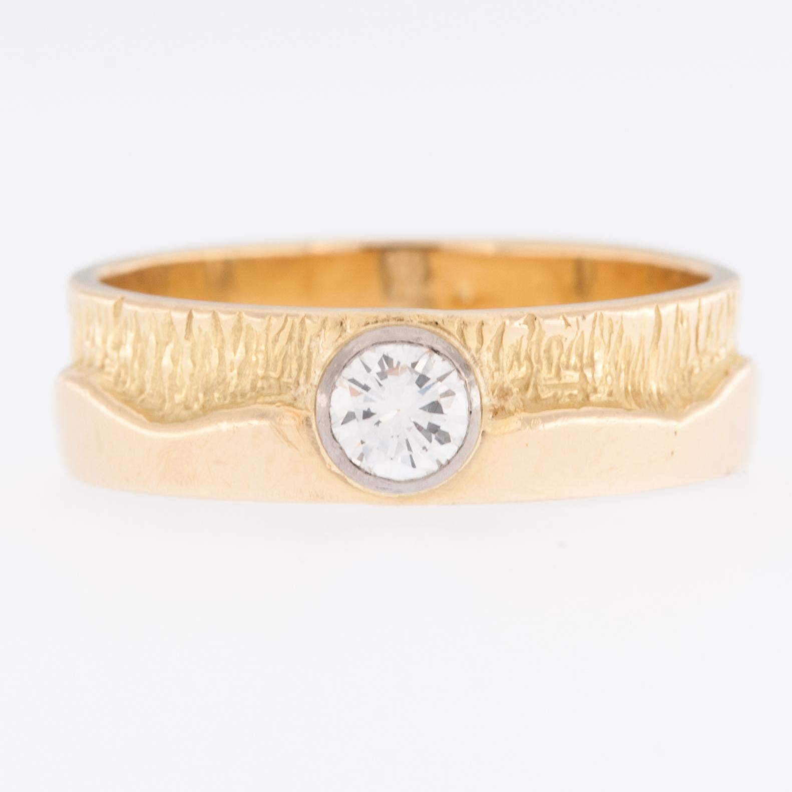 Brilliant Cut Vintage Solitaire Diamond 18 karat Yellow Gold Ring For Sale