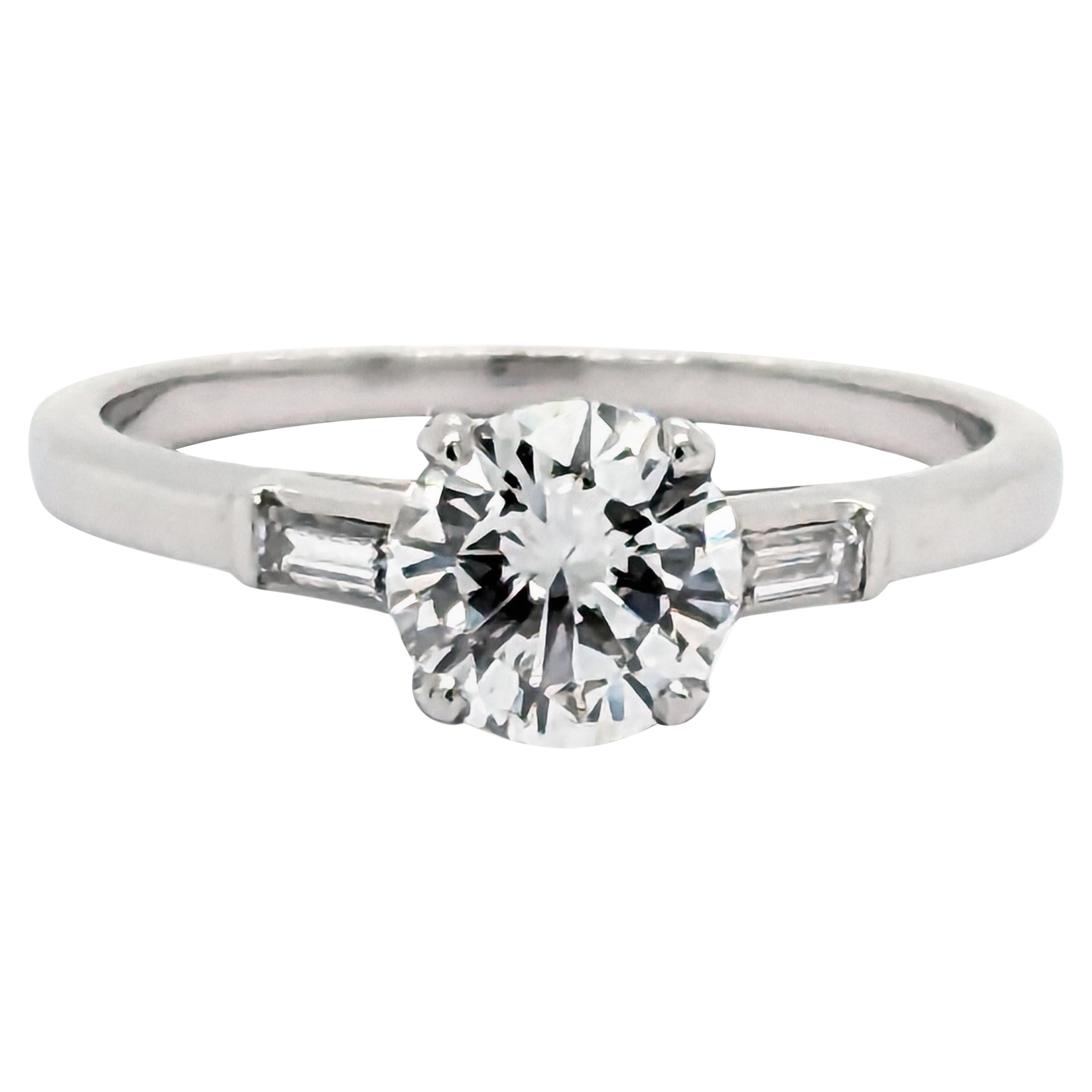 Bague solitaire vintage en platine et diamants, 0,81 carat, c. 1940 en vente