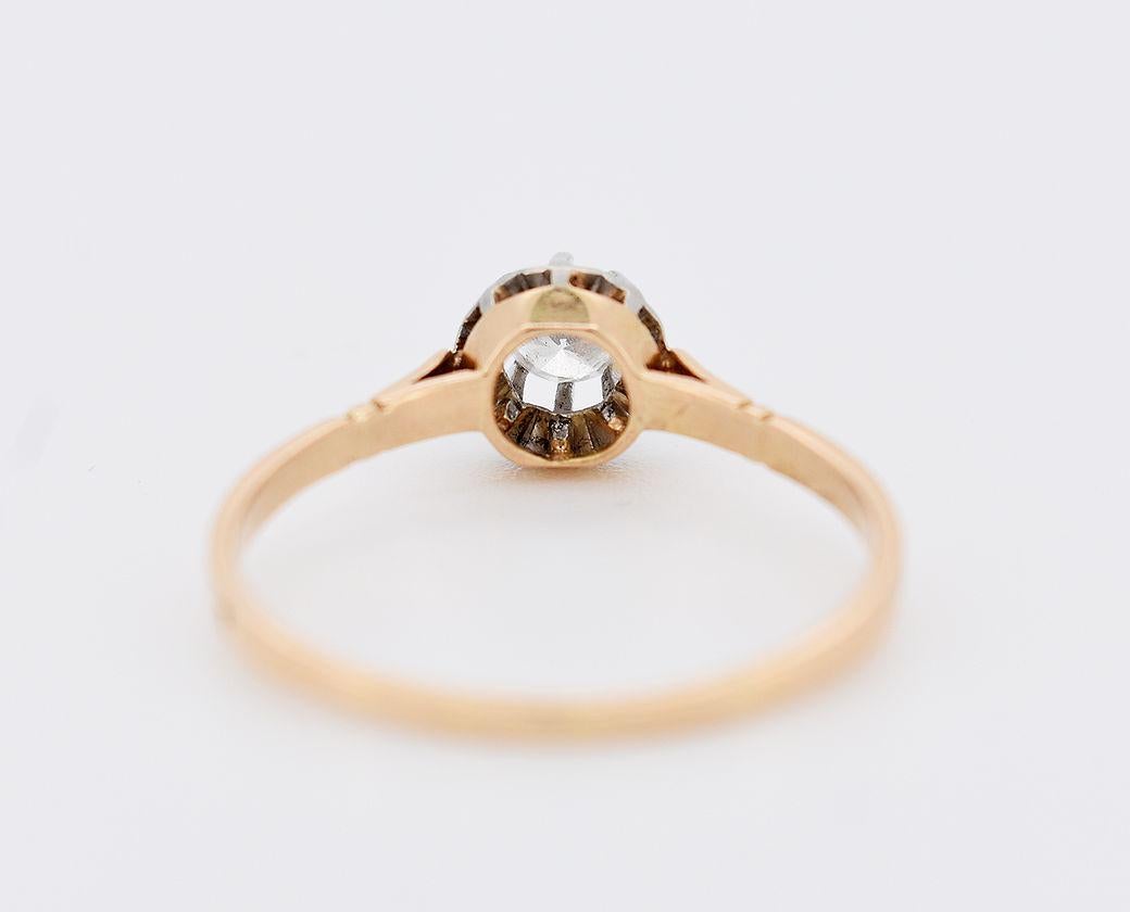 Contemporary Vintage Solitaire in Platinum and Gold with VVS Diamonds F/G - Circa 1970 For Sale