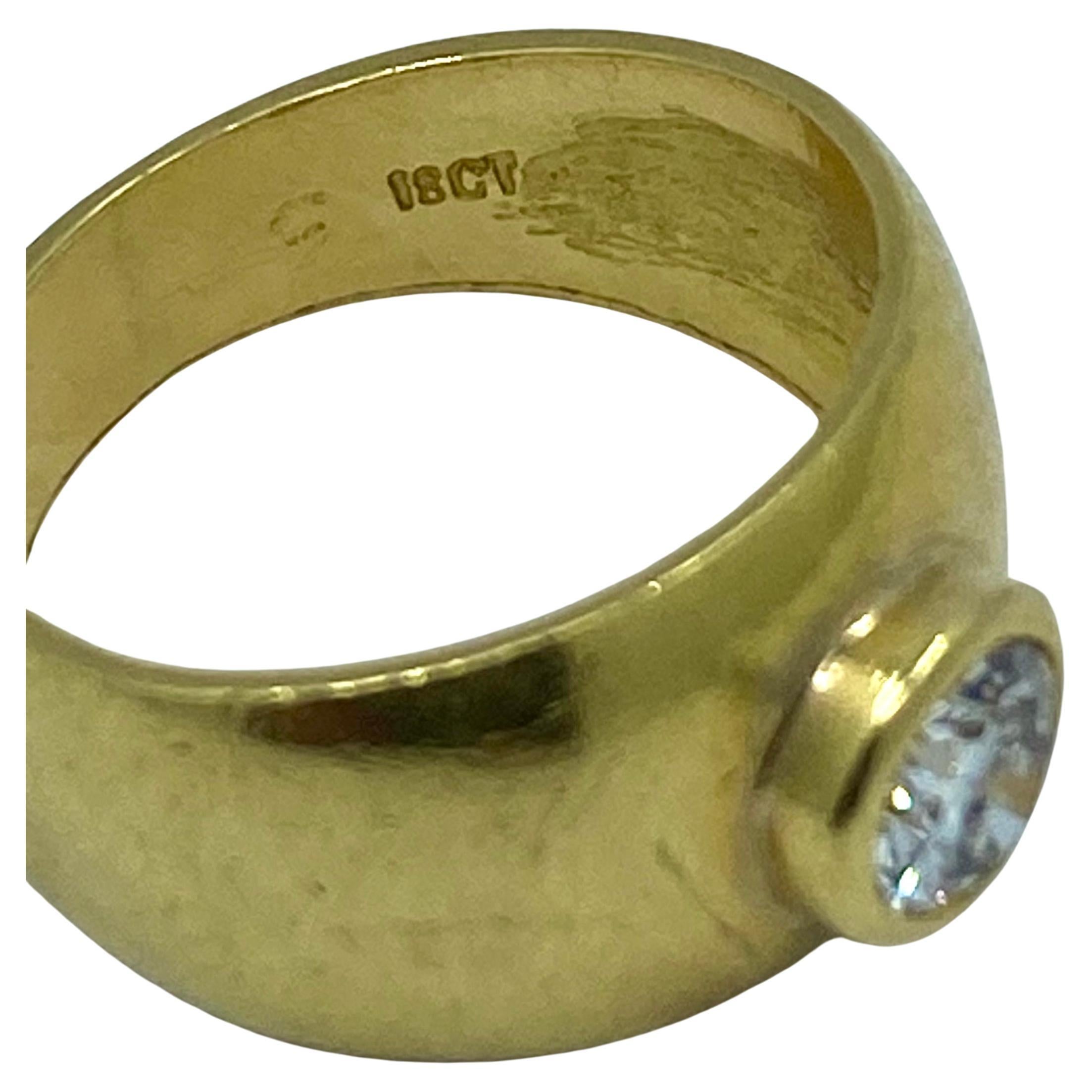 Vintage Solitaire Ring 18k Gold Diamond Band For Sale 4