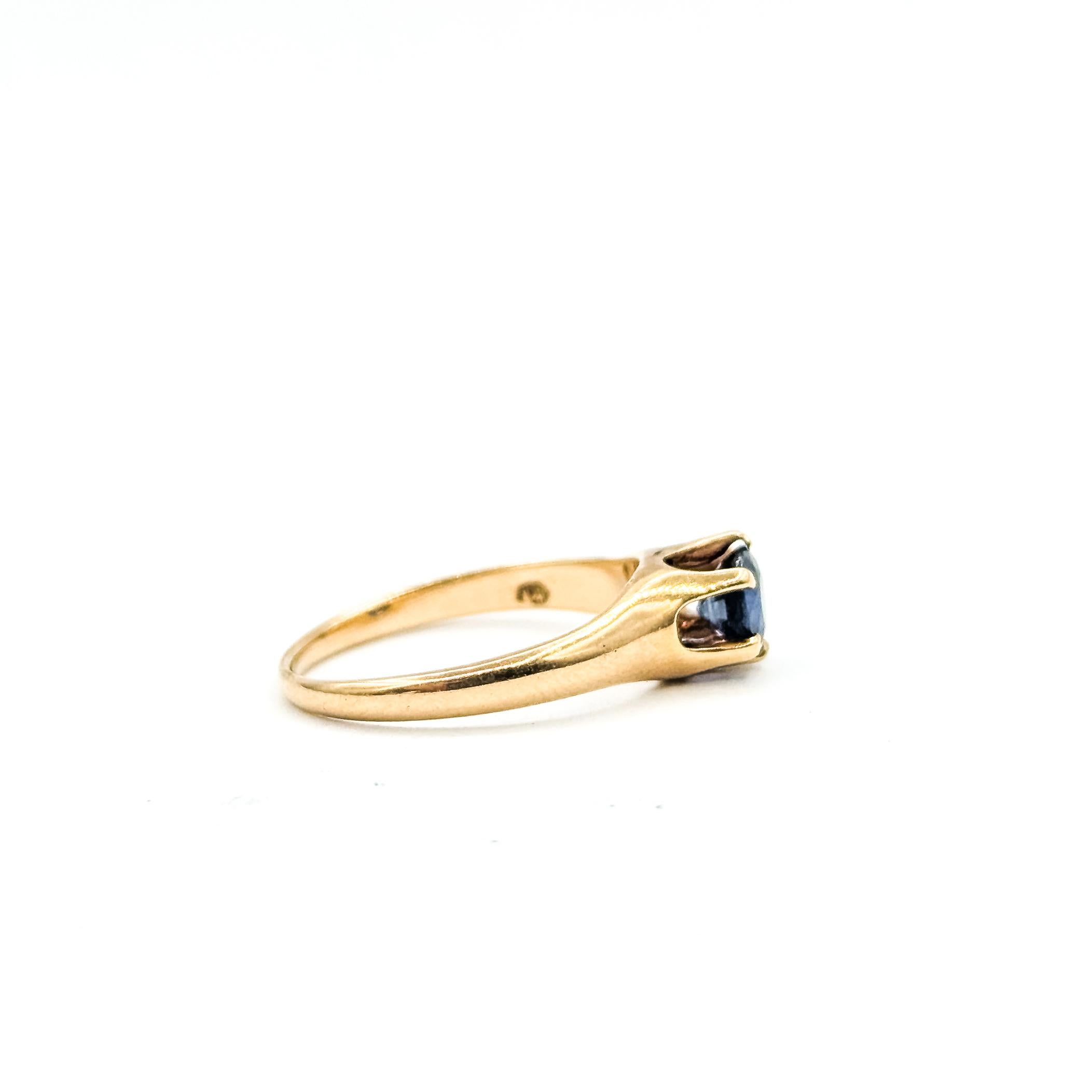 Vintage Solitär Saphir Ring in 14k Gelbgold im Angebot 1