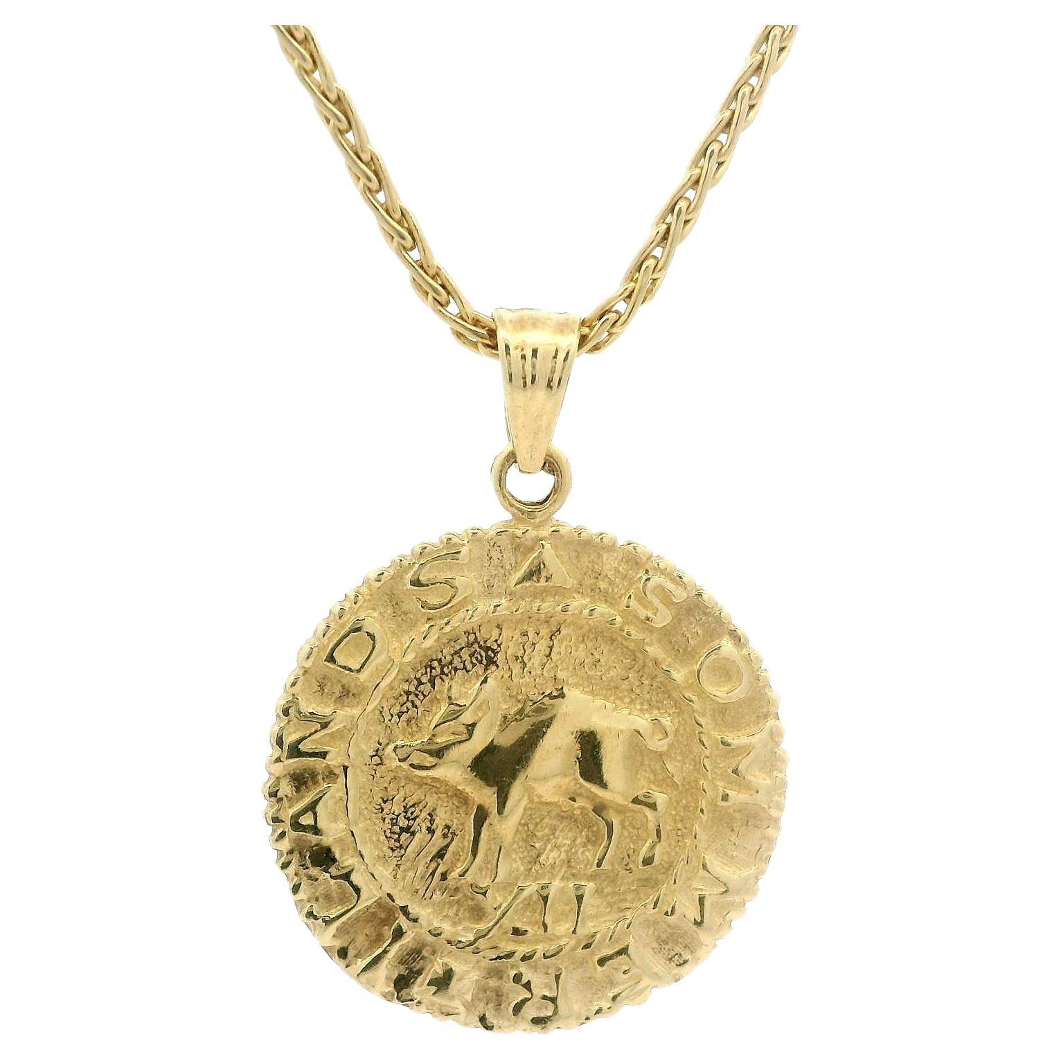 Colgante Vintage Sommer Islas XII de Oro Amarillo de 14k con Moneda y Collar de Eslabones de Trigo en venta