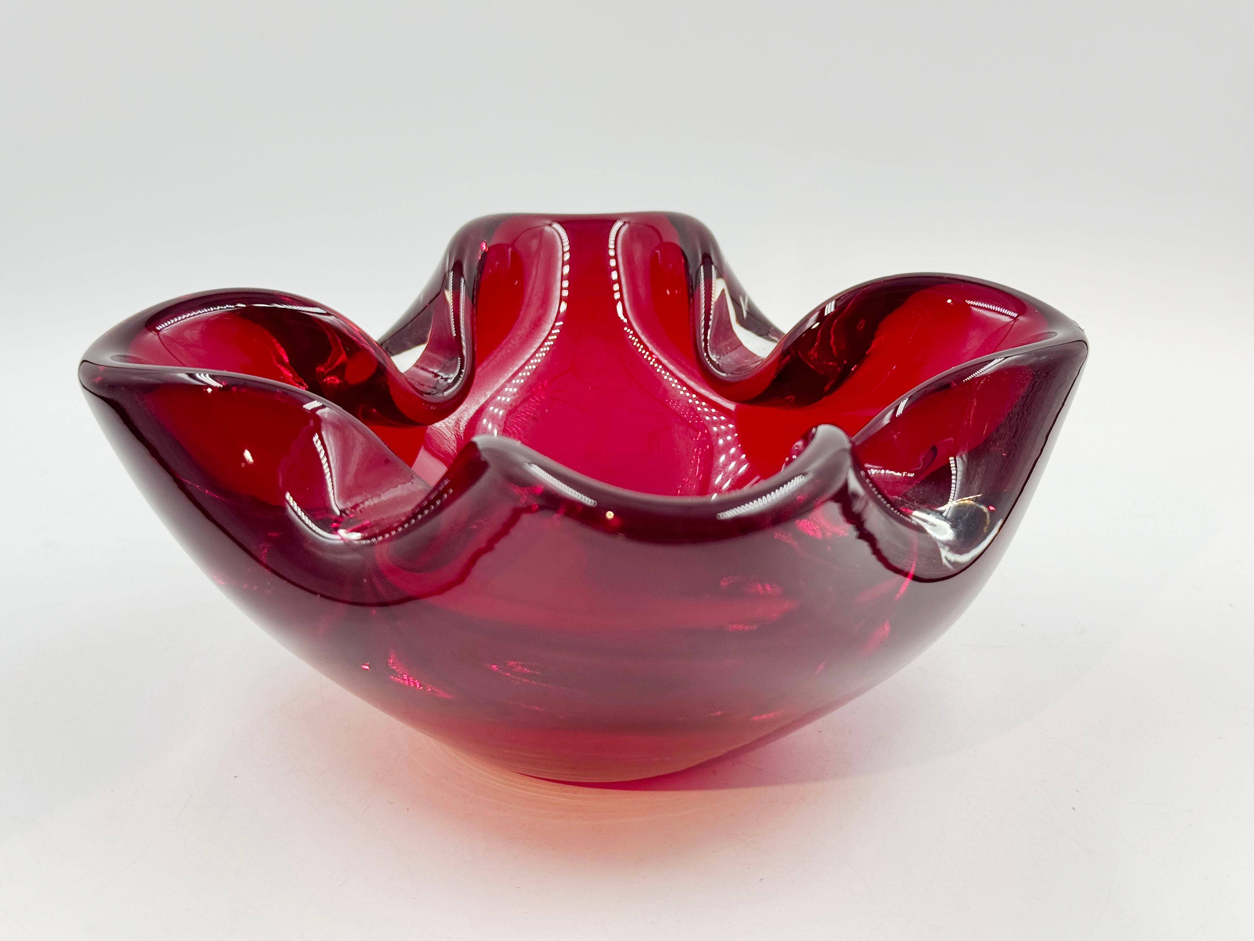 Italiano Posacenere d'epoca Murano Glass Sommerso in vetro di Murano, Italia 1960 in vendita