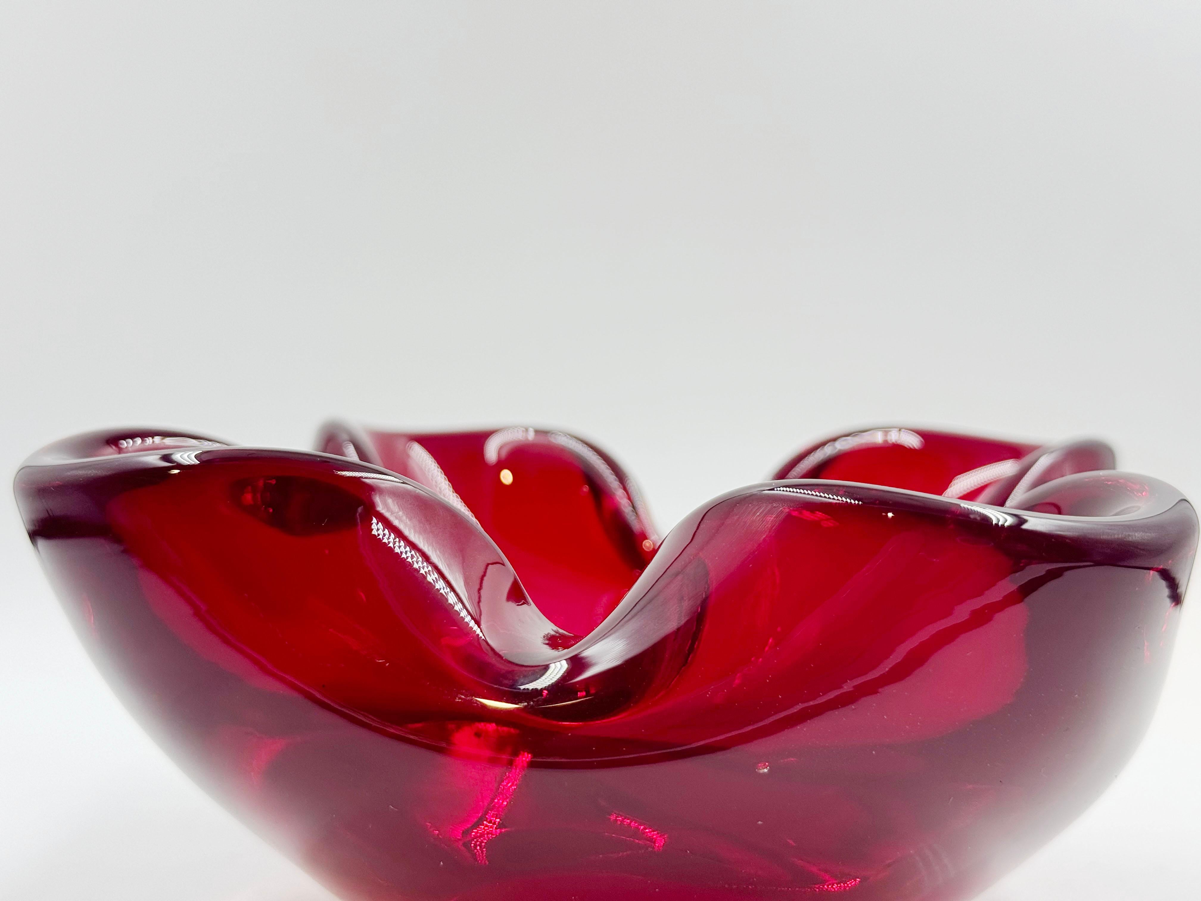 Fatto a mano Posacenere d'epoca Murano Glass Sommerso in vetro di Murano, Italia 1960 in vendita