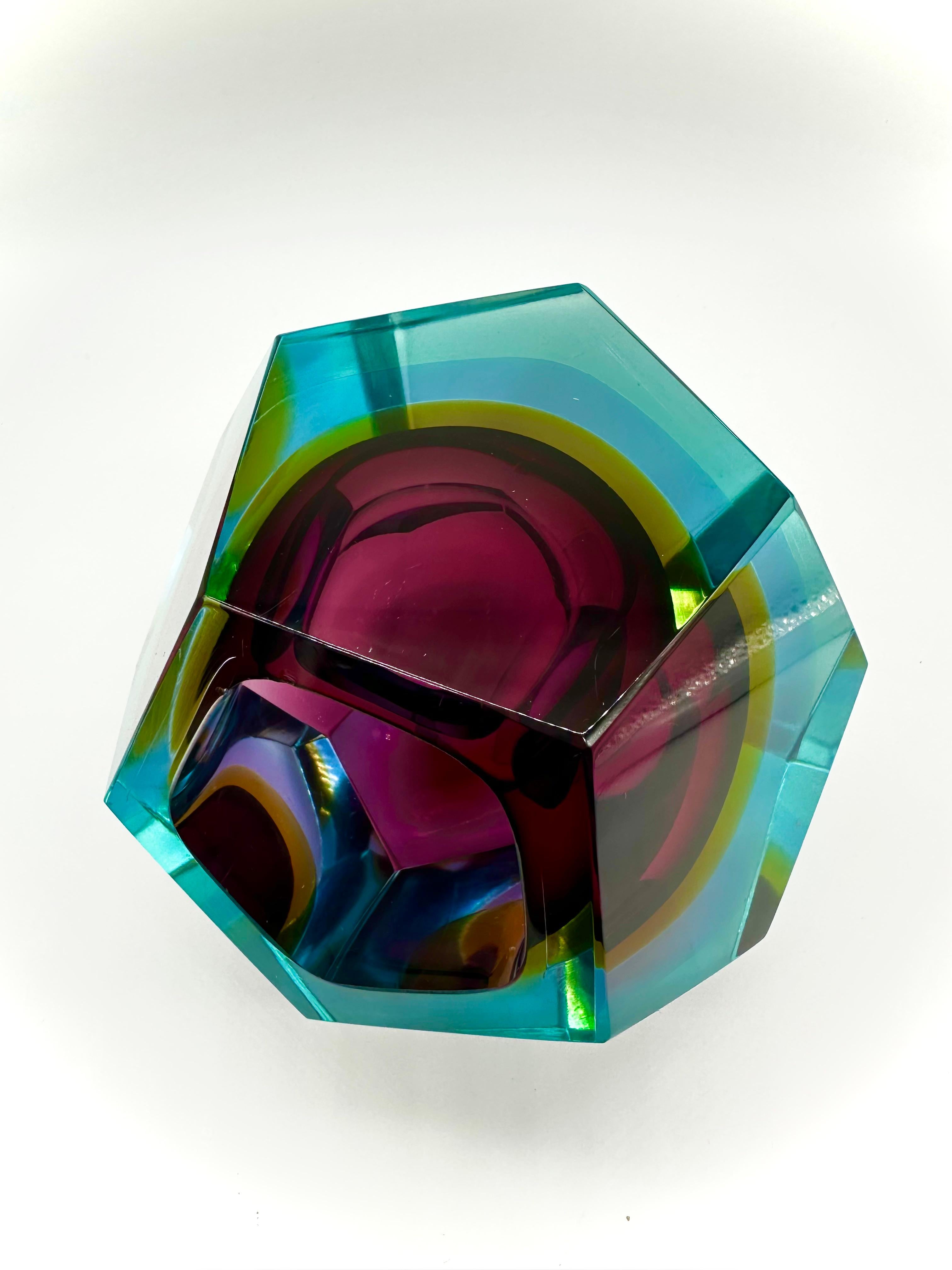 Enorme Murano Sommerso / forma de diamante, púrpura azul y amarillo , Flavio Poli 1970's Italiano