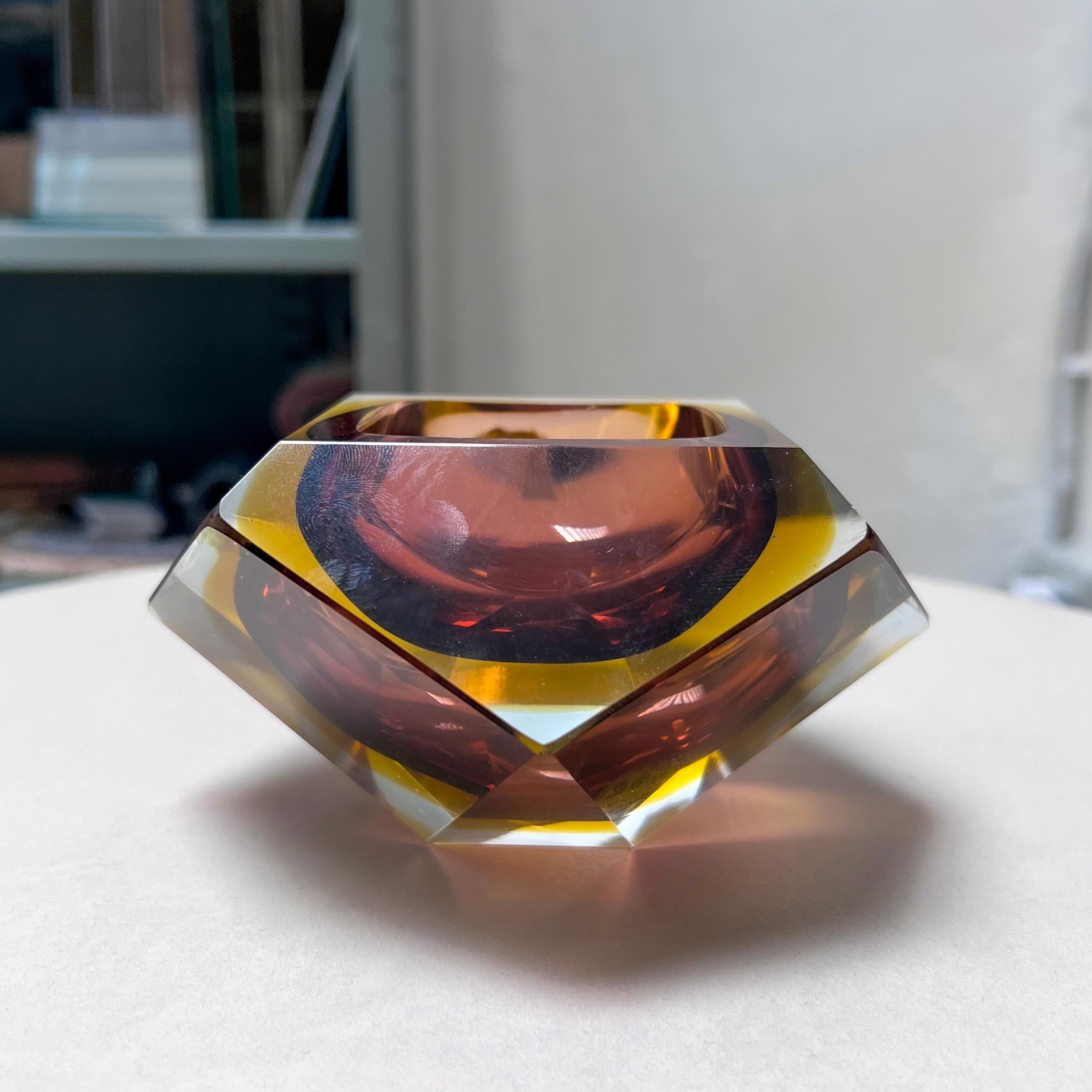 Vintage Sommerso Murano Bowl/Paperweight in Purple and Yellow Glass, Flavio Poli In Excellent Condition For Sale In Milan, IT