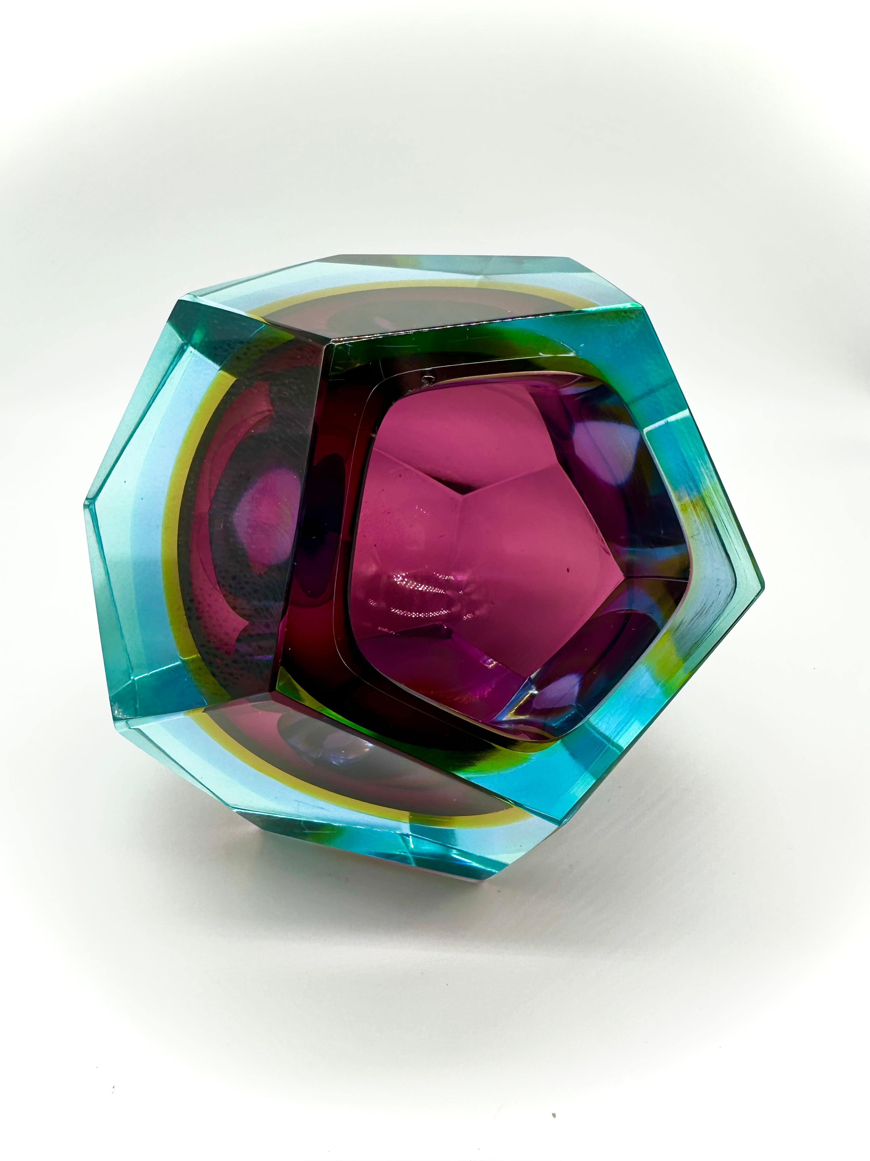 Enorme Murano Sommerso / forma de diamante, púrpura azul y amarillo , Flavio Poli 1970's en Excelente Estado en Milano, IT