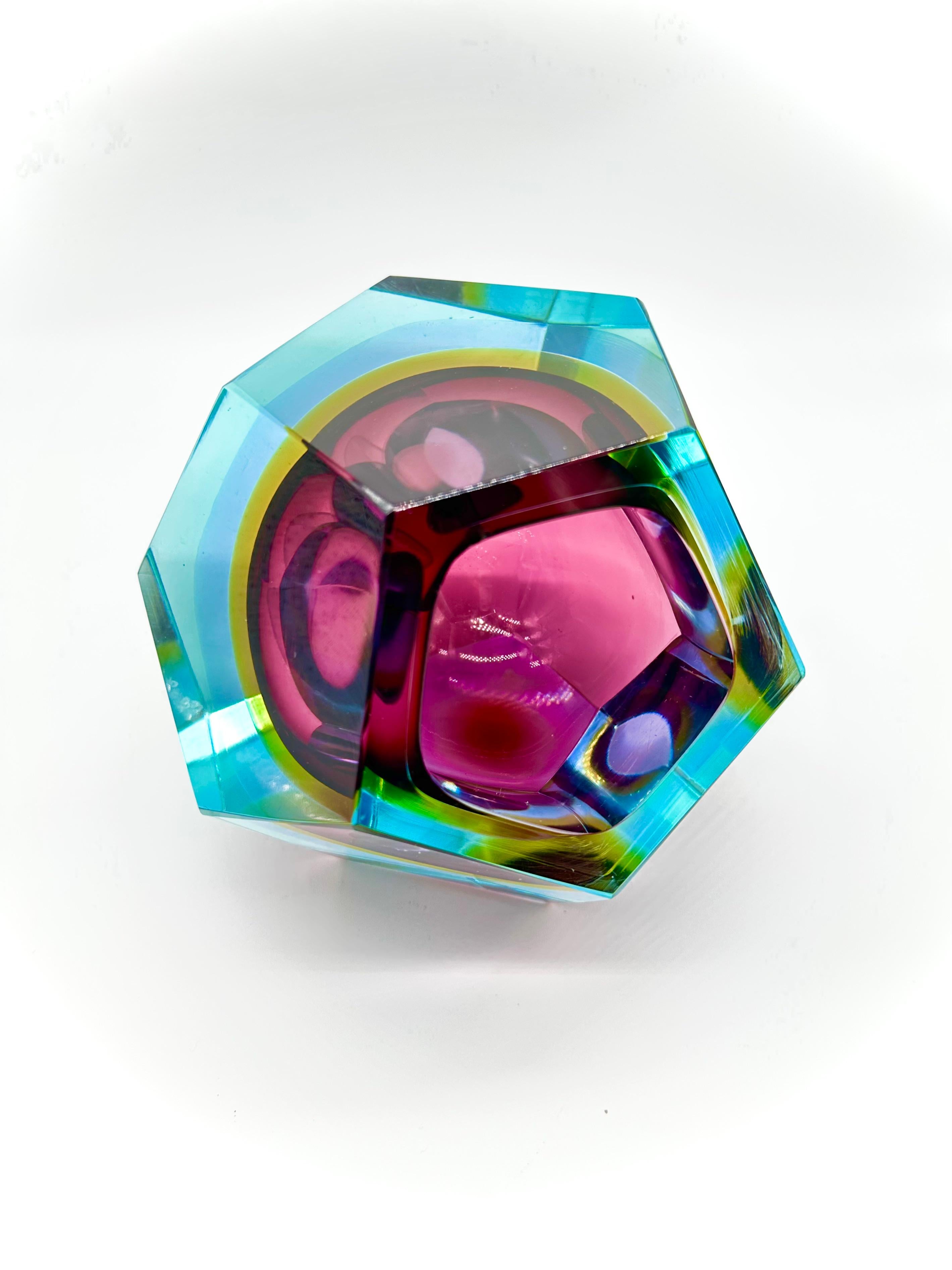 Enorme Murano Sommerso / forma de diamante, púrpura azul y amarillo , Flavio Poli 1970's finales del siglo XX