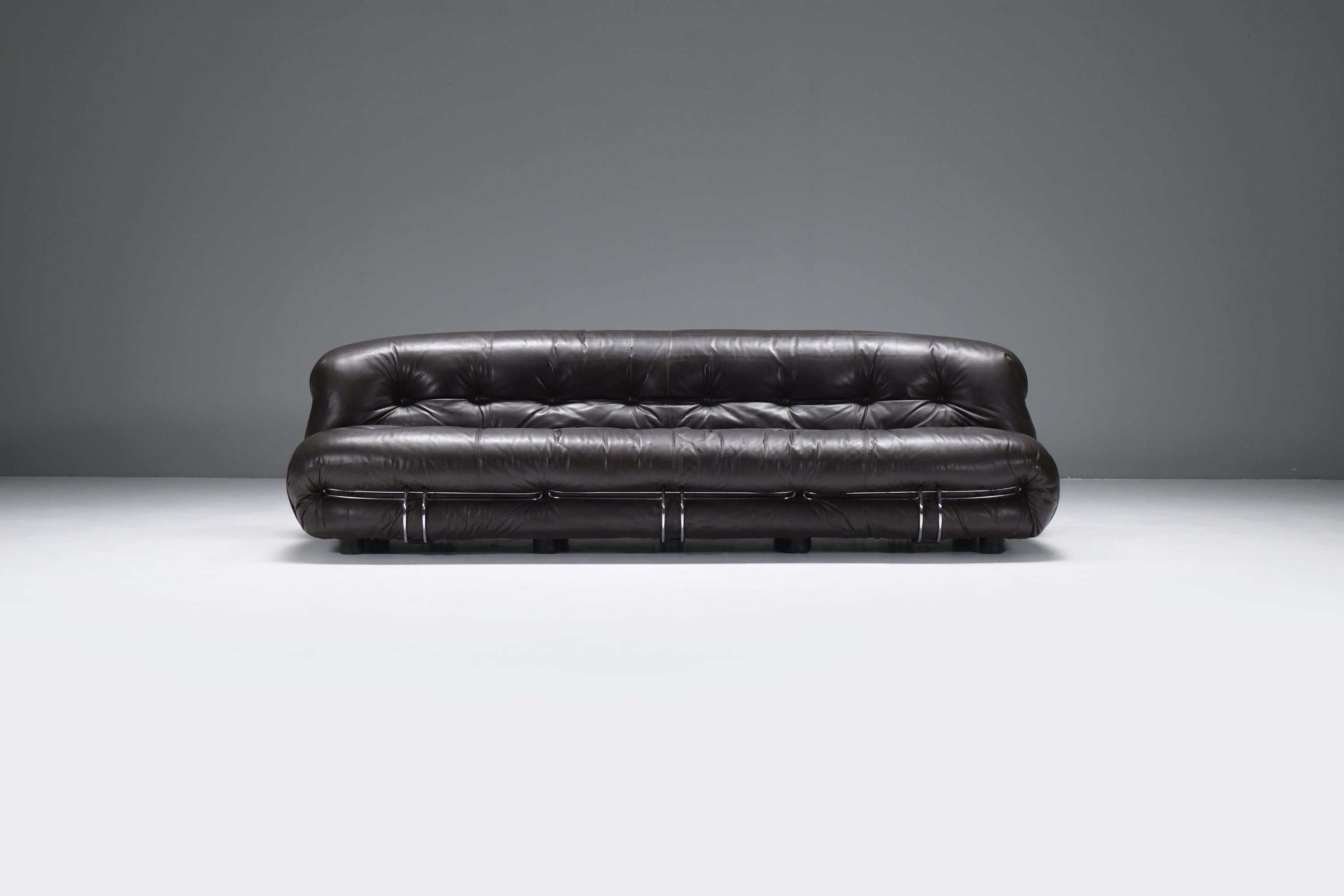 Stunning Vintage Soriana 3/4 seater in original dark brown leather.  Signed.
Designed by Afra e Tobia Scarpa for Cassina, Italy, 1970s 

The Soriana series was meant to express beauty and comfort by using a whole bundle of leather held by a