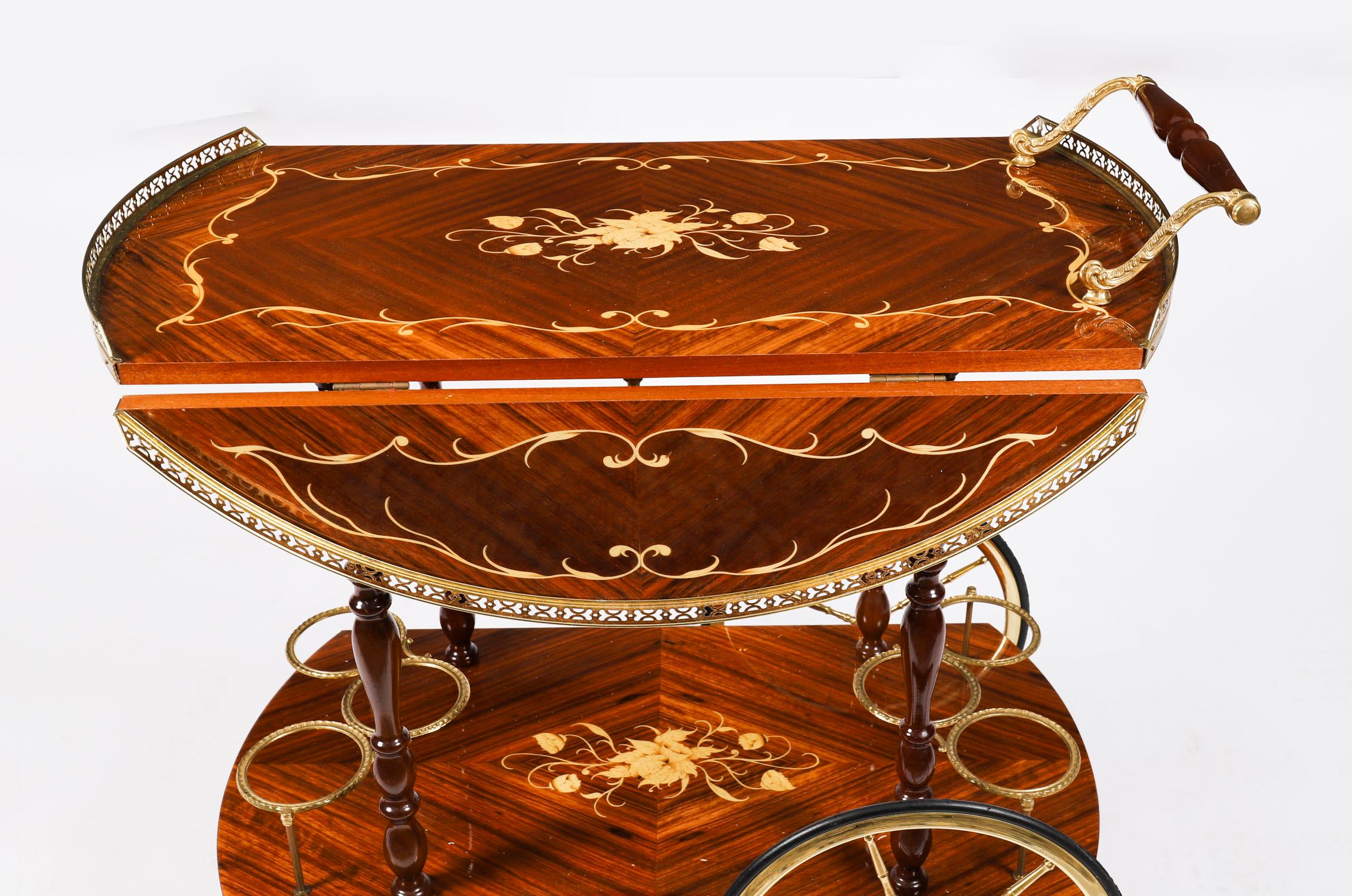 Carrello portabevande d'epoca in intarsio sorrentino della metà del XX secolo In condizioni buone in vendita a London, GB