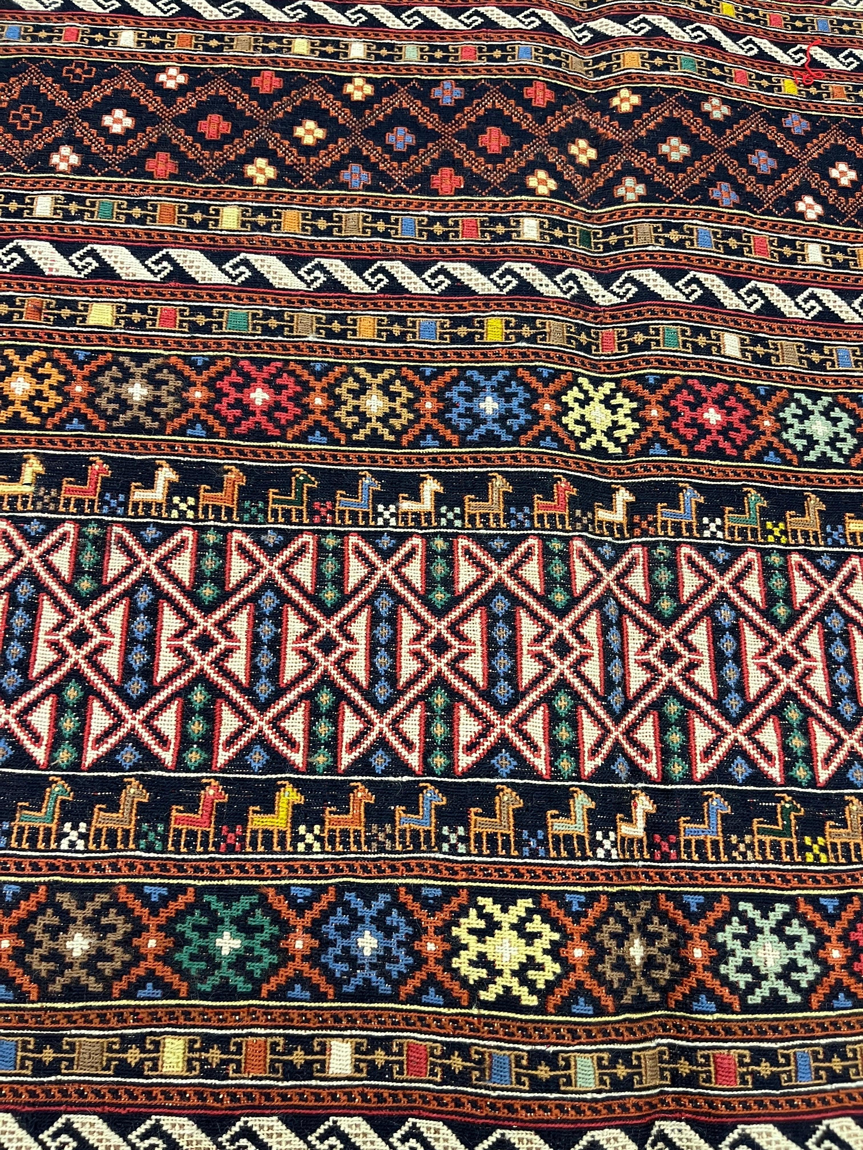 Handgewebter persischer Soumak Flachgewebe-Teppich im Vintage-Stil im Zustand „Gut“ im Angebot in Dallas, TX