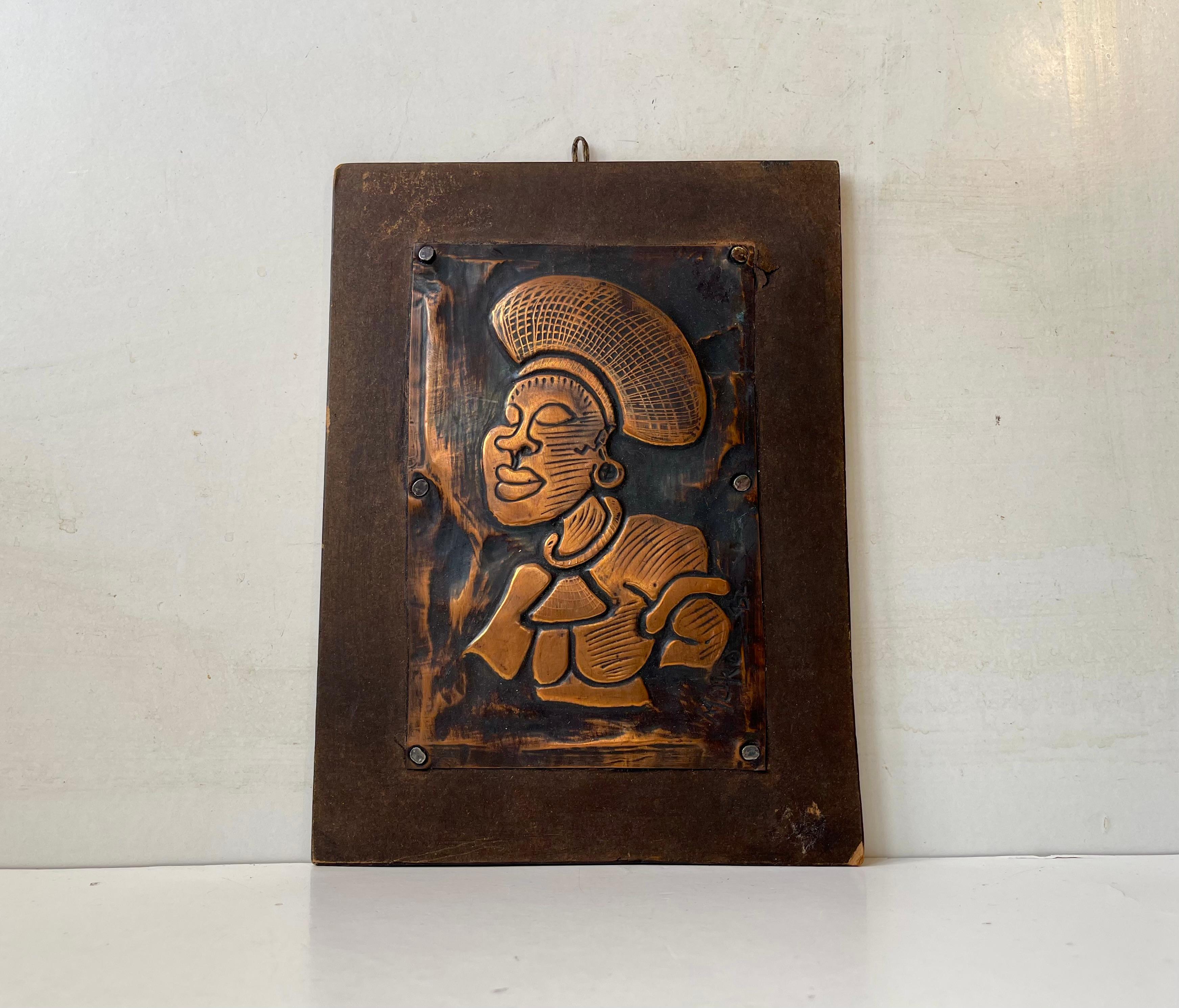 Vintage South African Wall Plaque in Embossed Copper, Signed Muko 82 In Good Condition For Sale In Esbjerg, DK