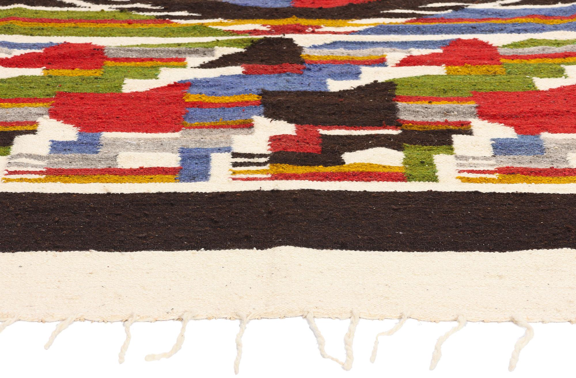 Vintage South American Kilim Peruvian Rug Chancay Pájaro Design In Good Condition For Sale In Dallas, TX