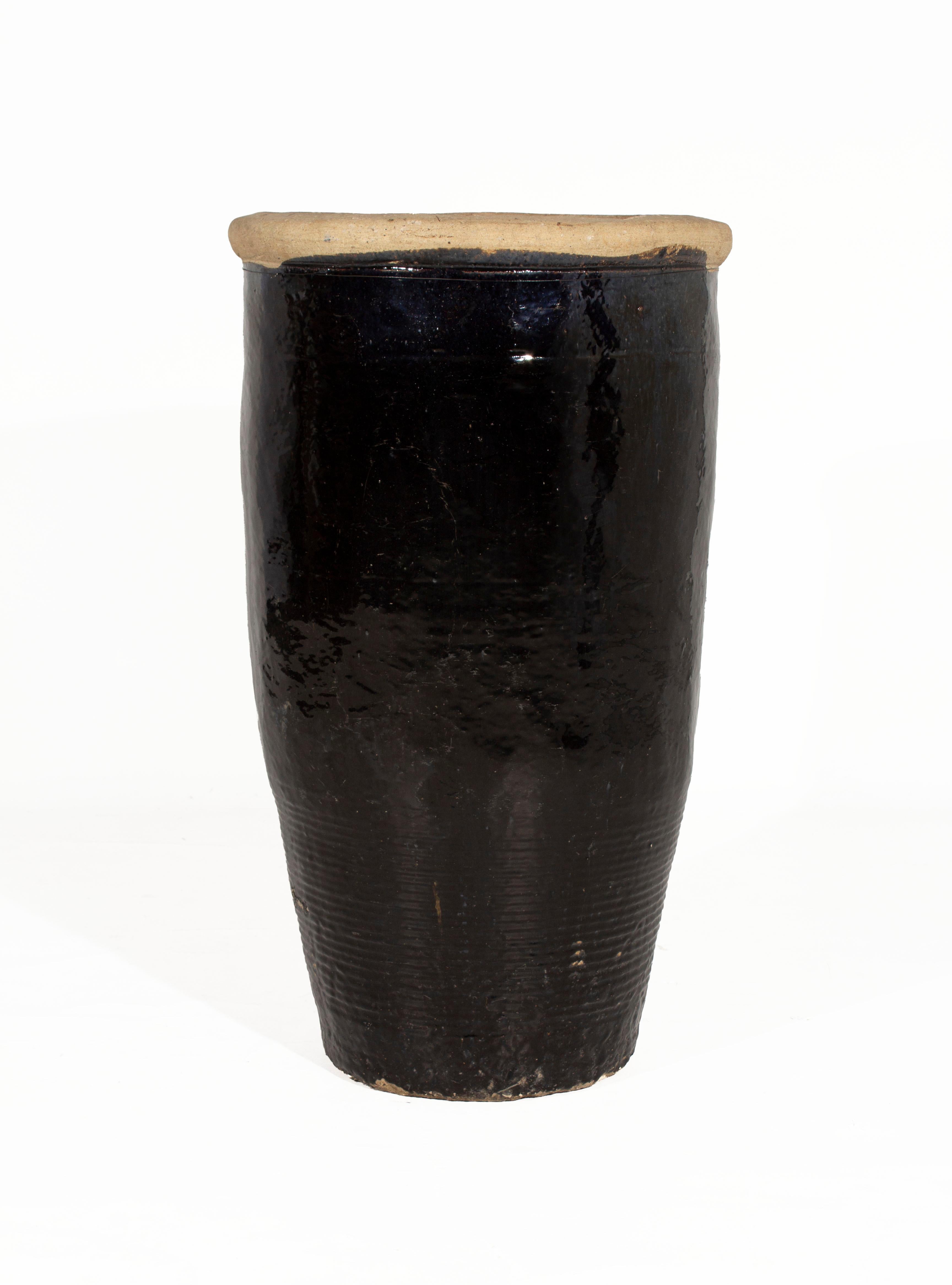 Vintage South Asian Storage Jar / Topf Keramik Dekor.

In meiner organischen, zeitgenössischen, Vintage- und Mid-Century-Modern-Ästhetik.

Beschafft von Brendan Bass aus Belgien. Einzigartig