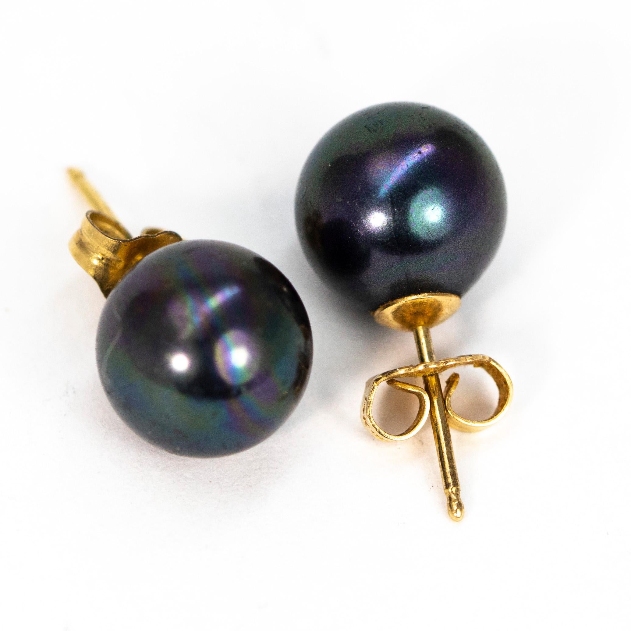 Vintage South Sea Pearl and 14 Carat Gold Stud Earrings In Good Condition In Chipping Campden, GB