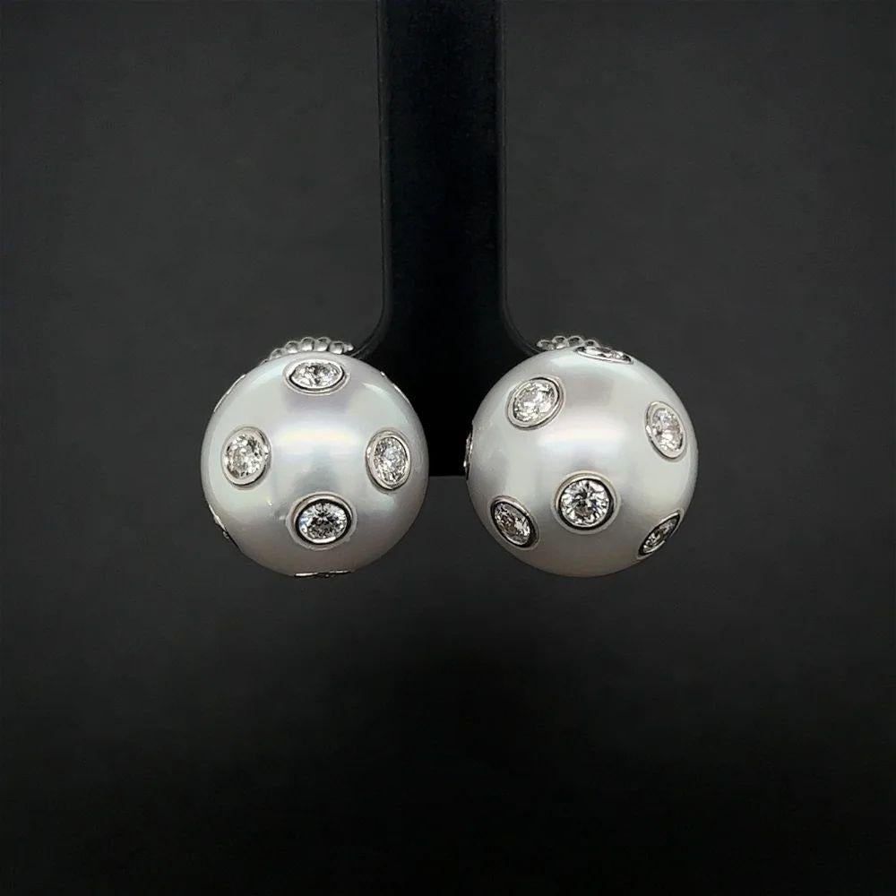 Vintage South Sea Pearl and Inlay Diamond Platinum Stud Earrings In Excellent Condition For Sale In Montreal, QC