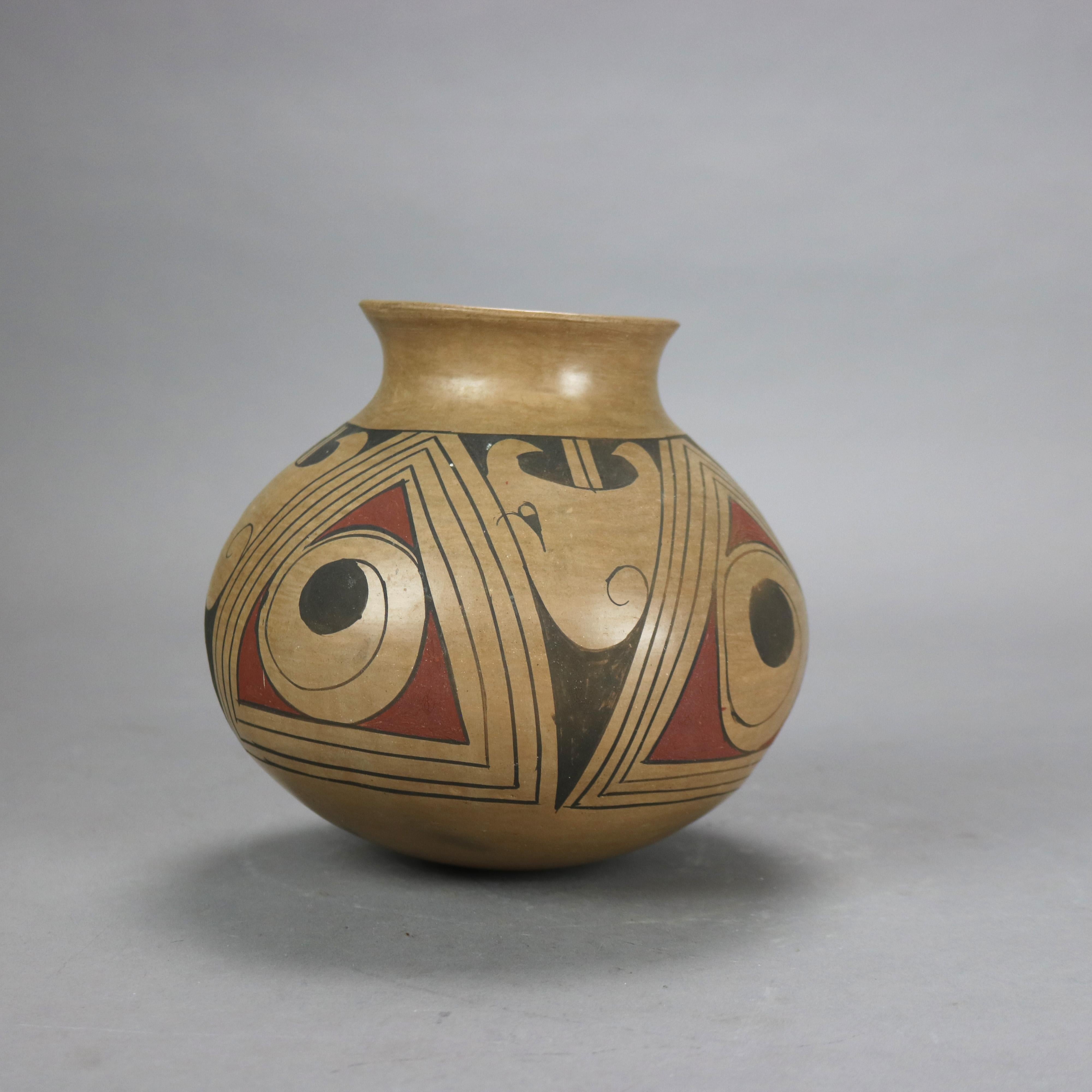 Vintage Southwest Native American Pottery Jar Signed 20thC In Good Condition In Big Flats, NY