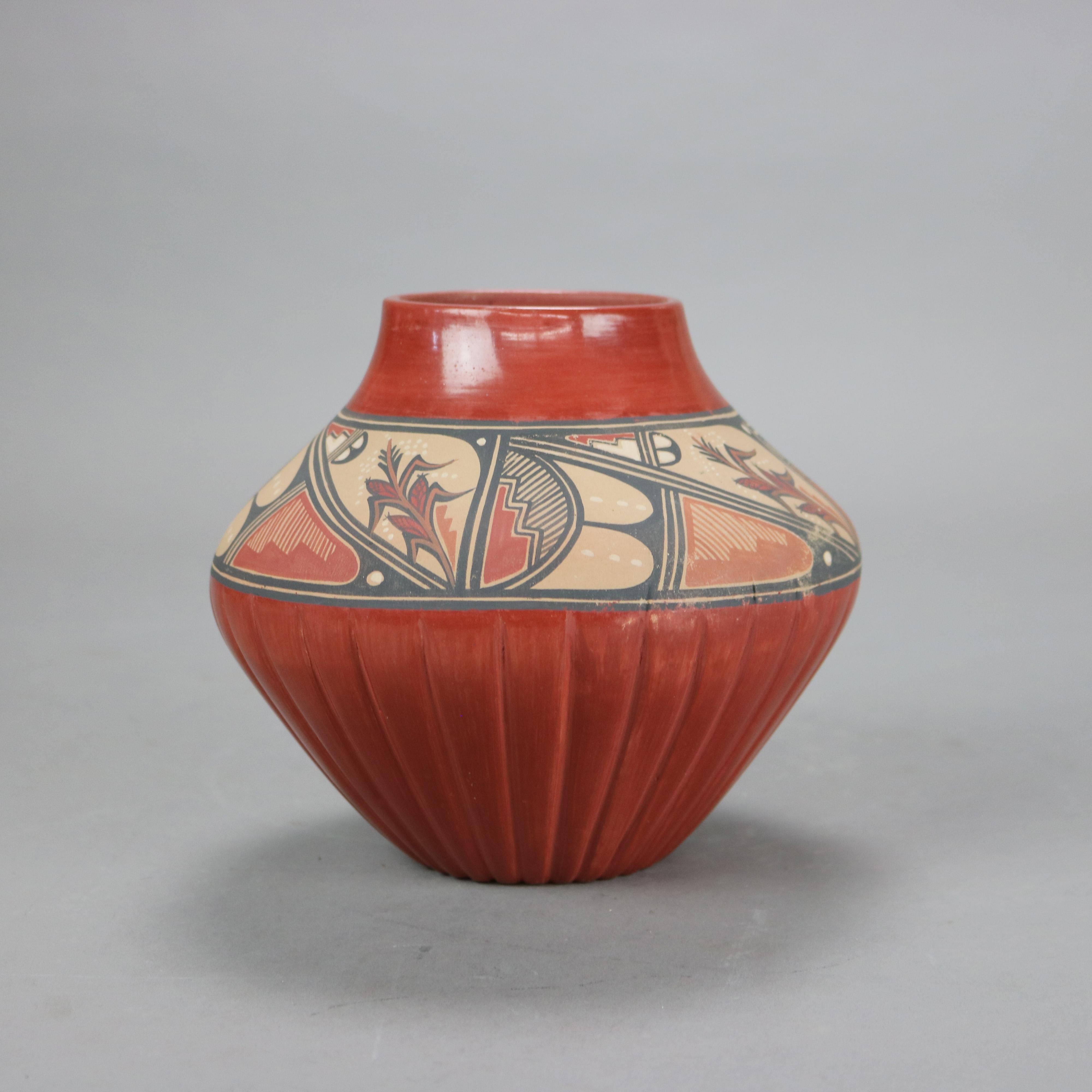 Vintage Southwest Native American Pueblo Pottery Jar Signed P Fragua Jemez 20thC In Good Condition In Big Flats, NY