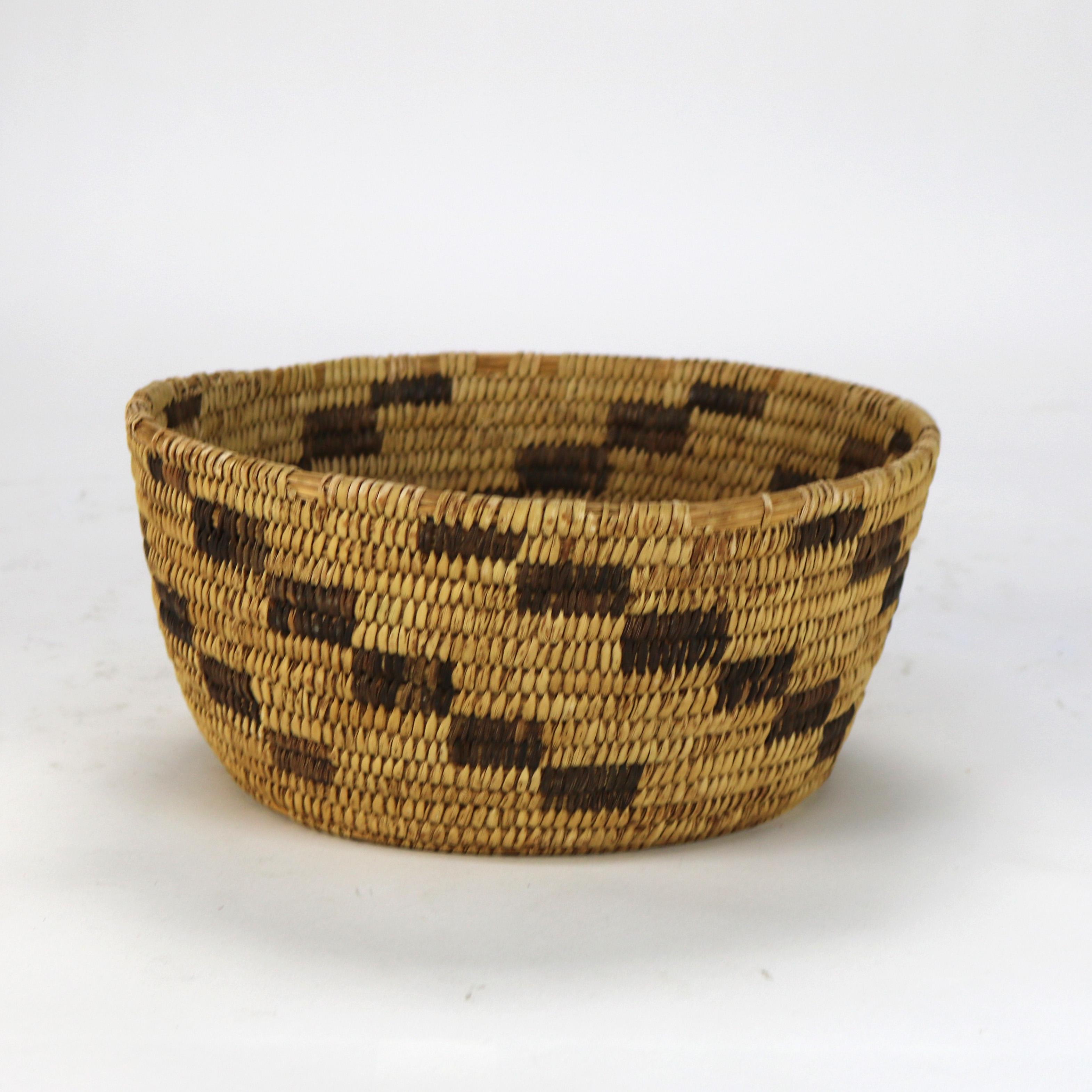 Vintage Southwest Native American Woven Reed Basket 20thC For Sale at ...