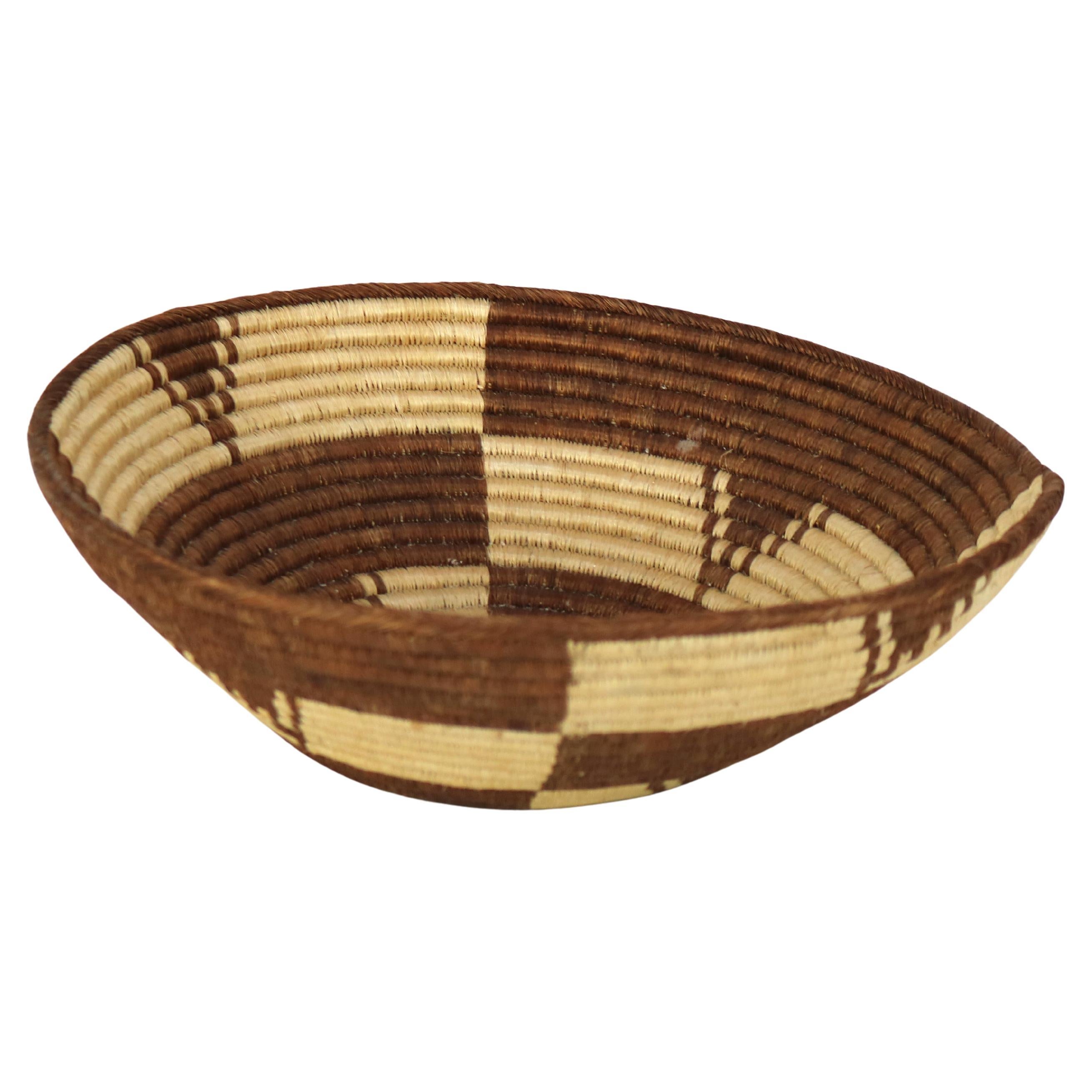 Panier en roseau tressé Vintage Southwest Native American 20thC
