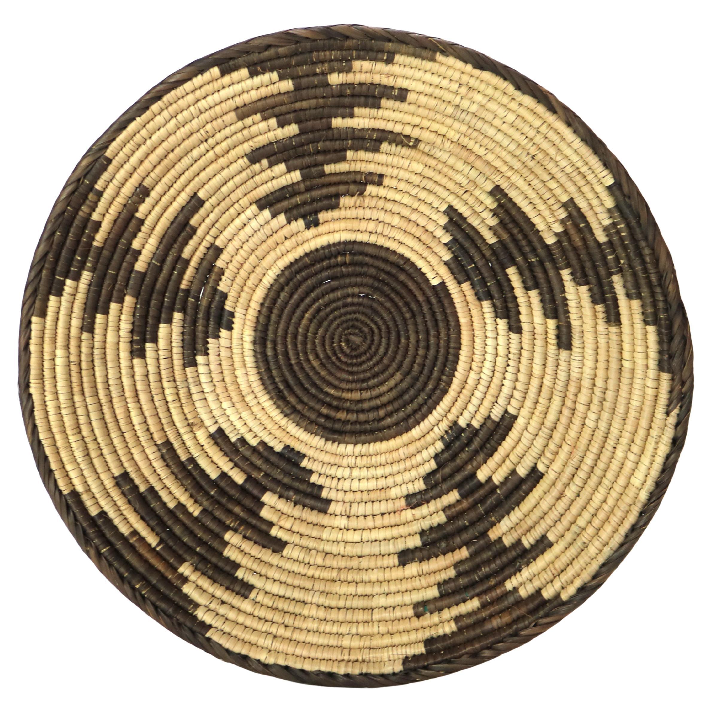 Panier en roseau tressé Vintage Southwest Native American 20thC