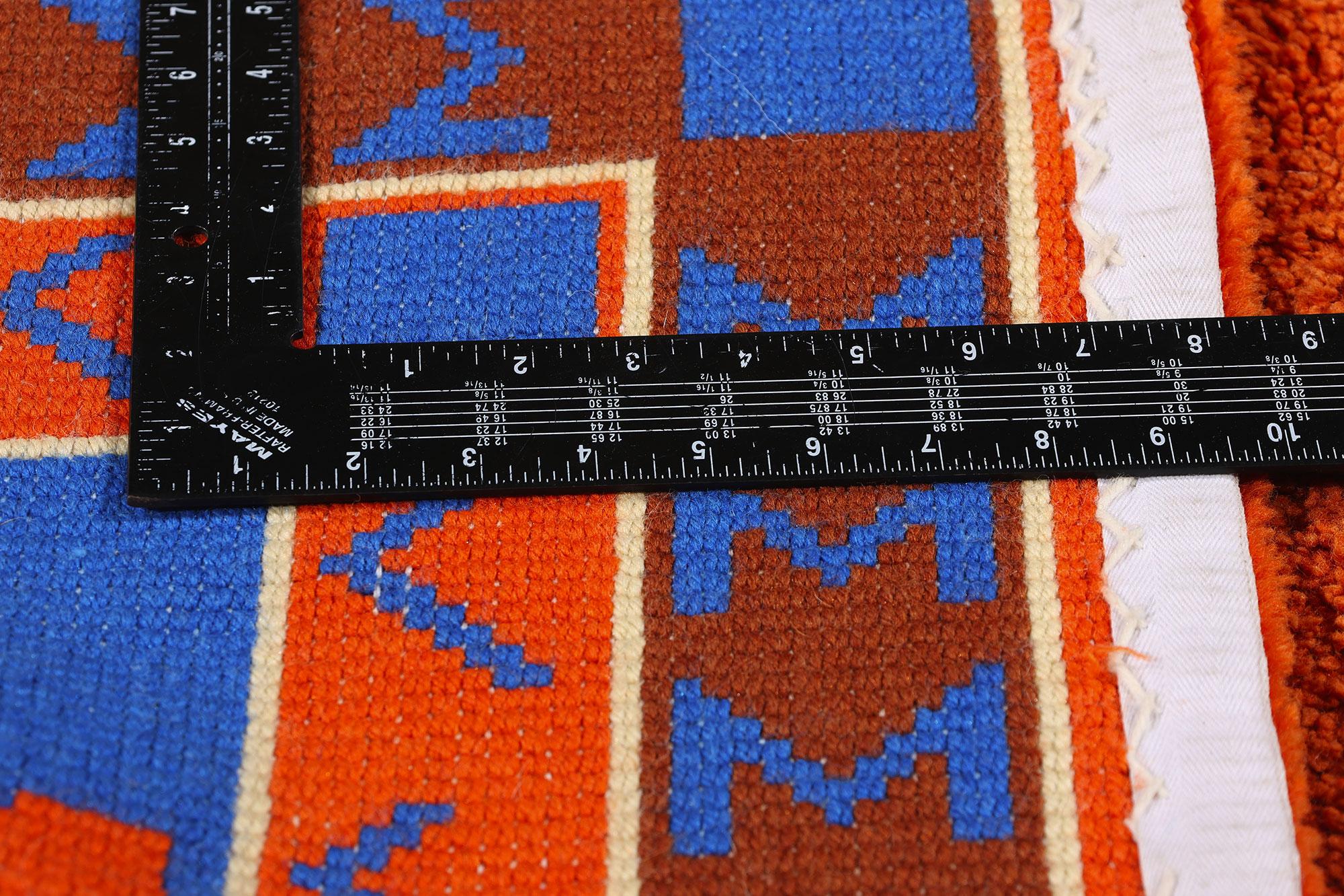 Alfombra Enganchada Americana Vintage Southwest Sunrise, 04'03 x 05'02 en Bueno estado para la venta en Dallas, TX
