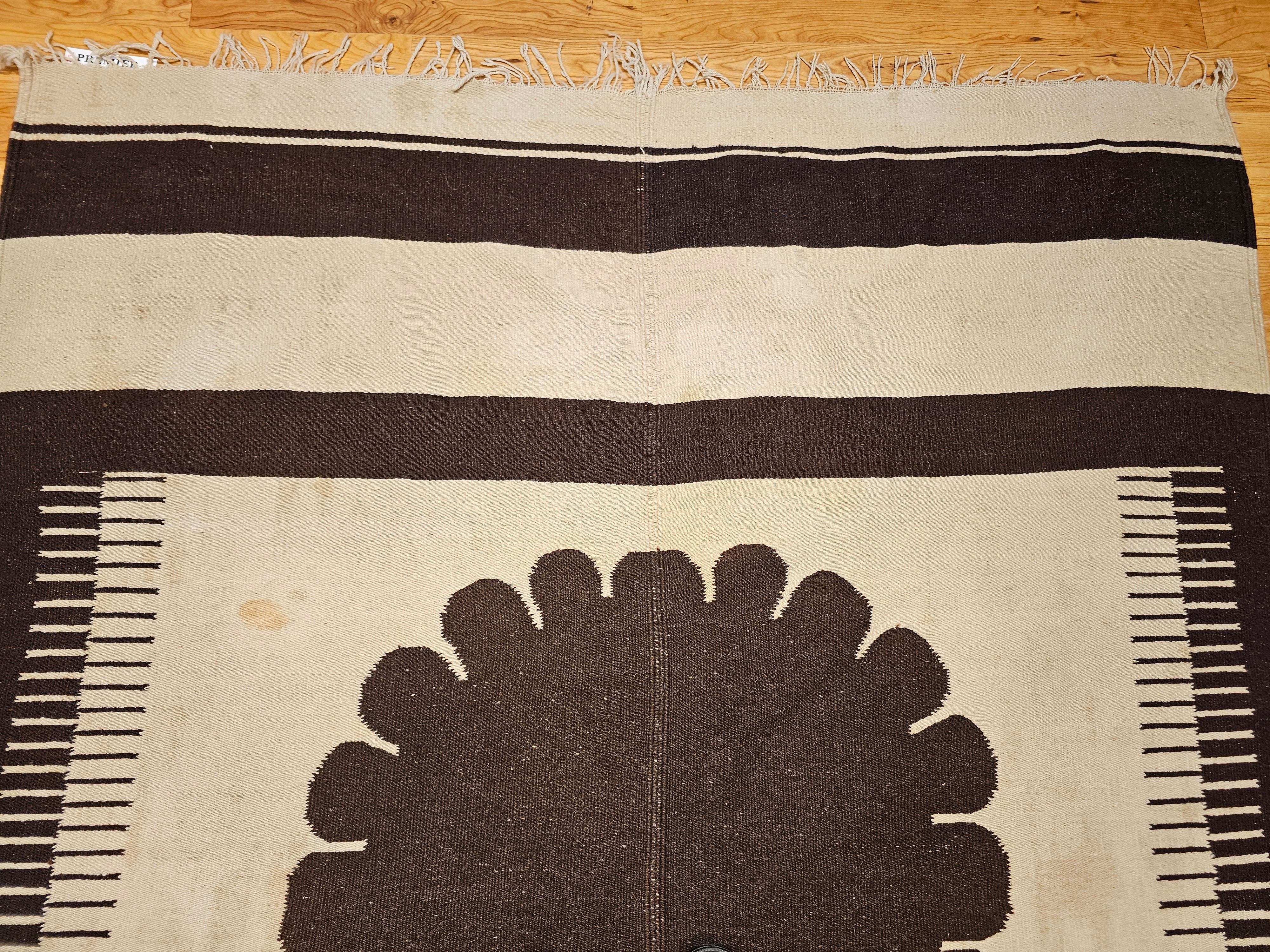 Vegetable Dyed Vintage American Southwestern Flat Weave Kilim Rug in Ivory & Brown For Sale