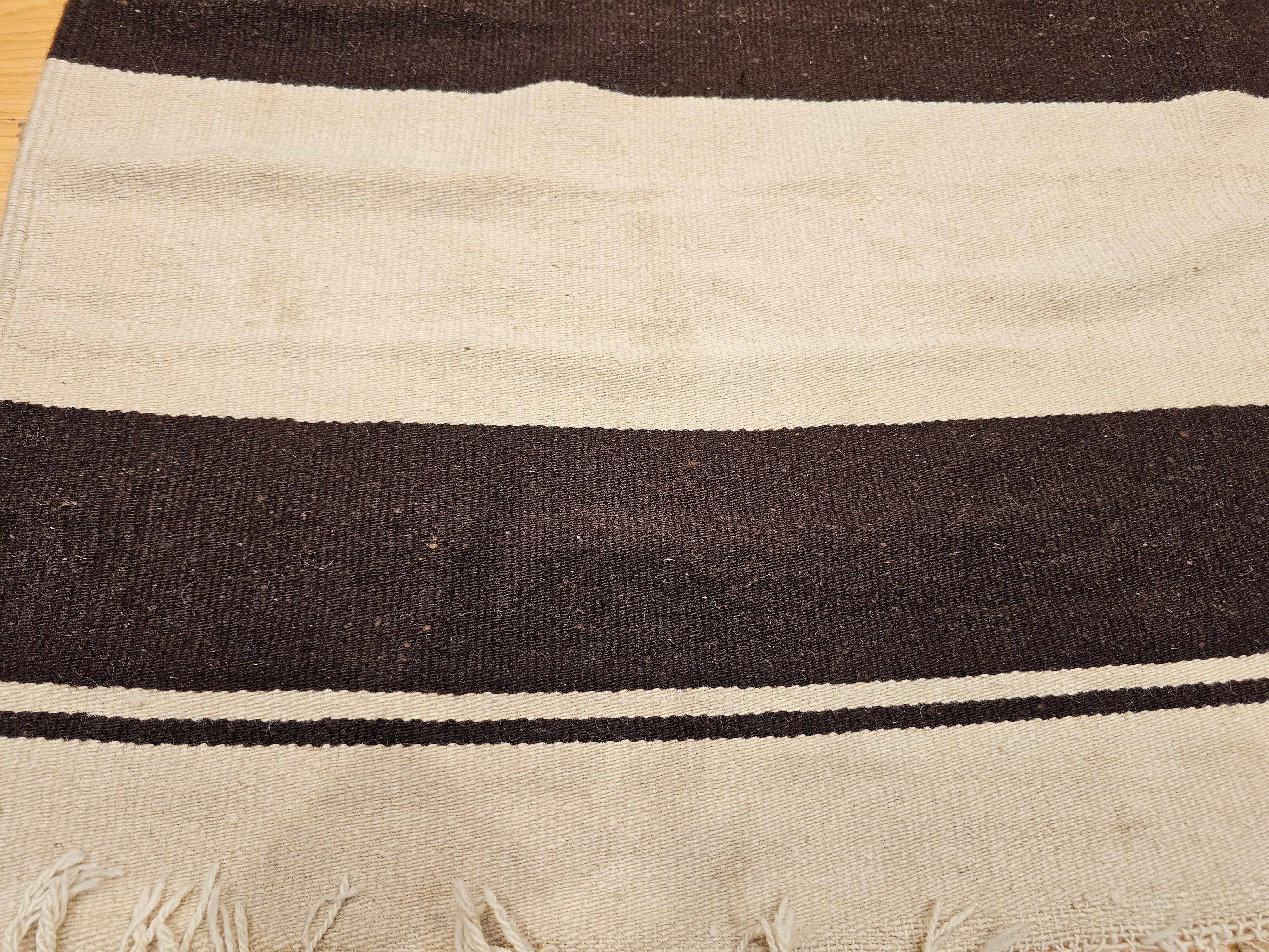 Vintage American Southwestern Flat Weave Kilim Rug in Ivory & Brown For Sale 2