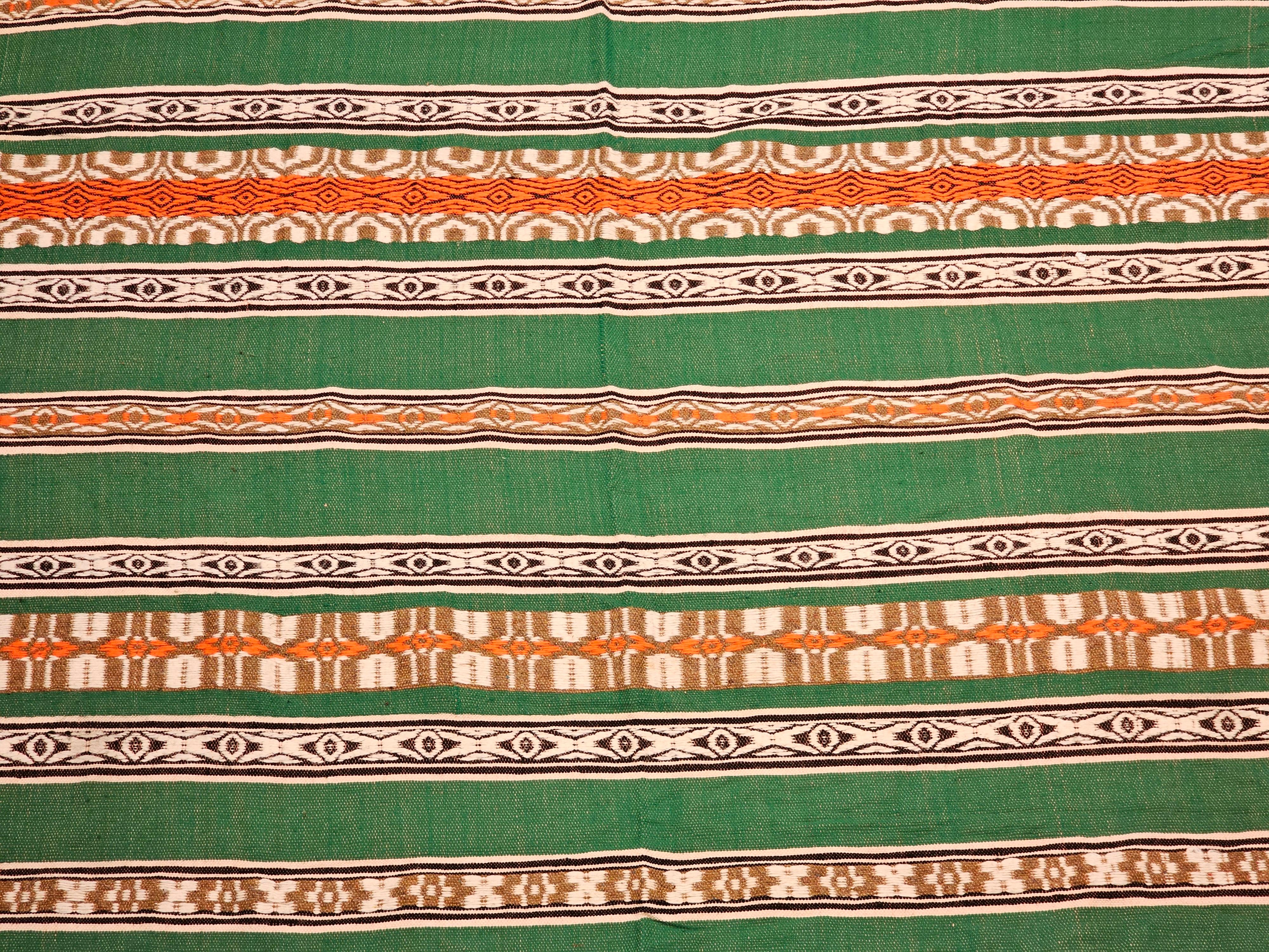 Manta vintage de tejido plano del suroeste en verde, marfil, marrón, naranja y negro Tejido a mano en venta