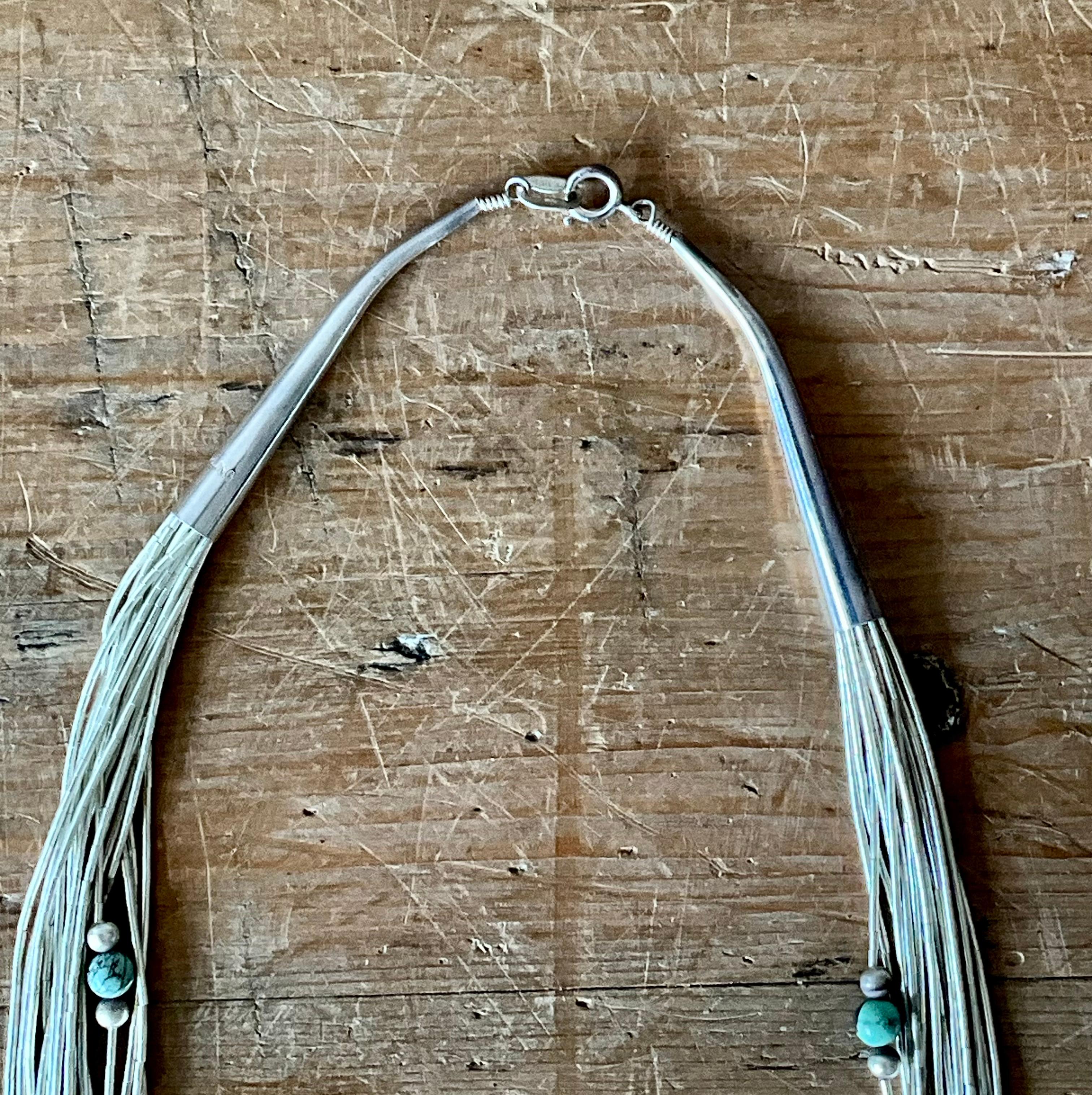 Collier Vintage Southwestern multi-brins avec pendentifs en forme de coeur en turquoise en vente 2