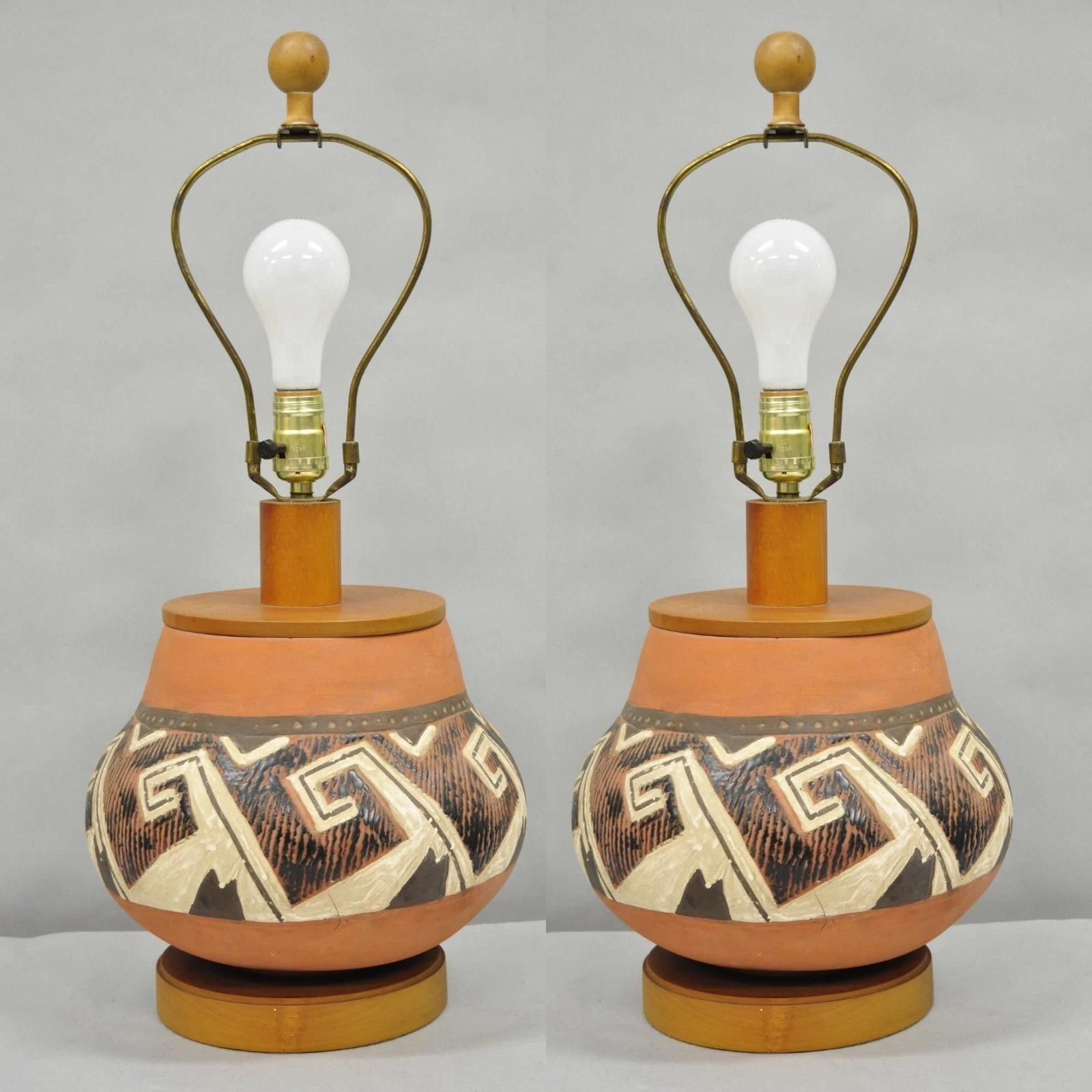 Vintage Southwestern Native American Terracotta Pottery Vase Table Lamp - a Pair For Sale 4