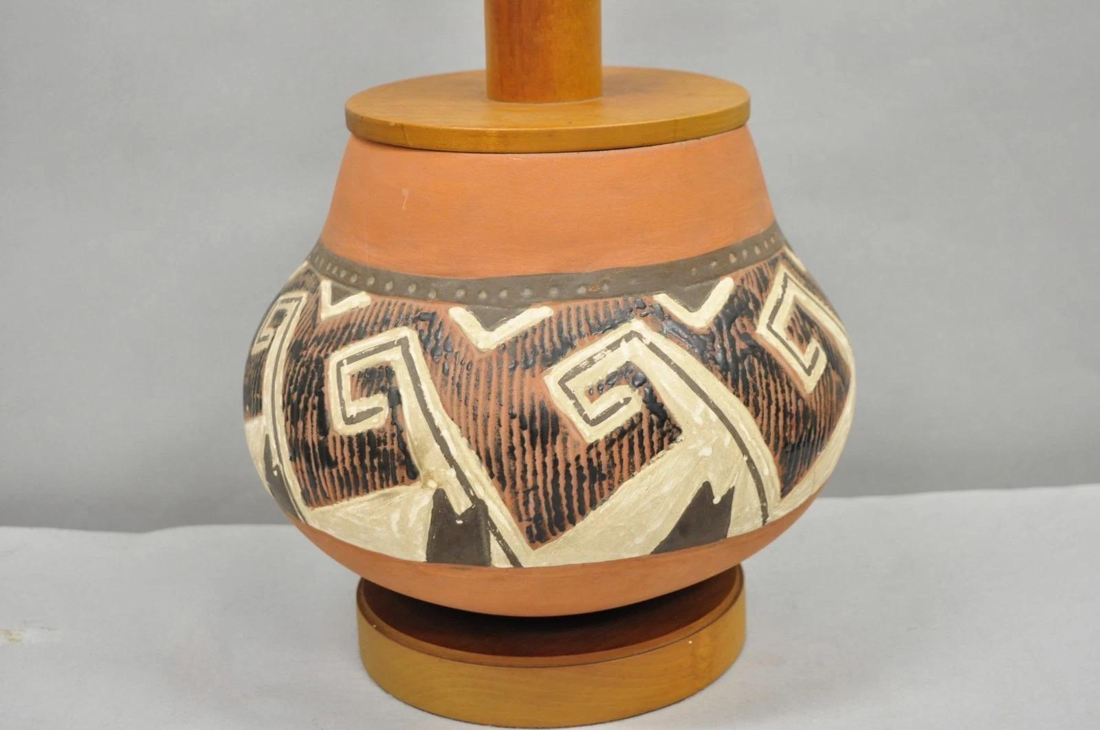 Other Vintage Southwestern Native American Terracotta Pottery Vase Table Lamp - a Pair For Sale
