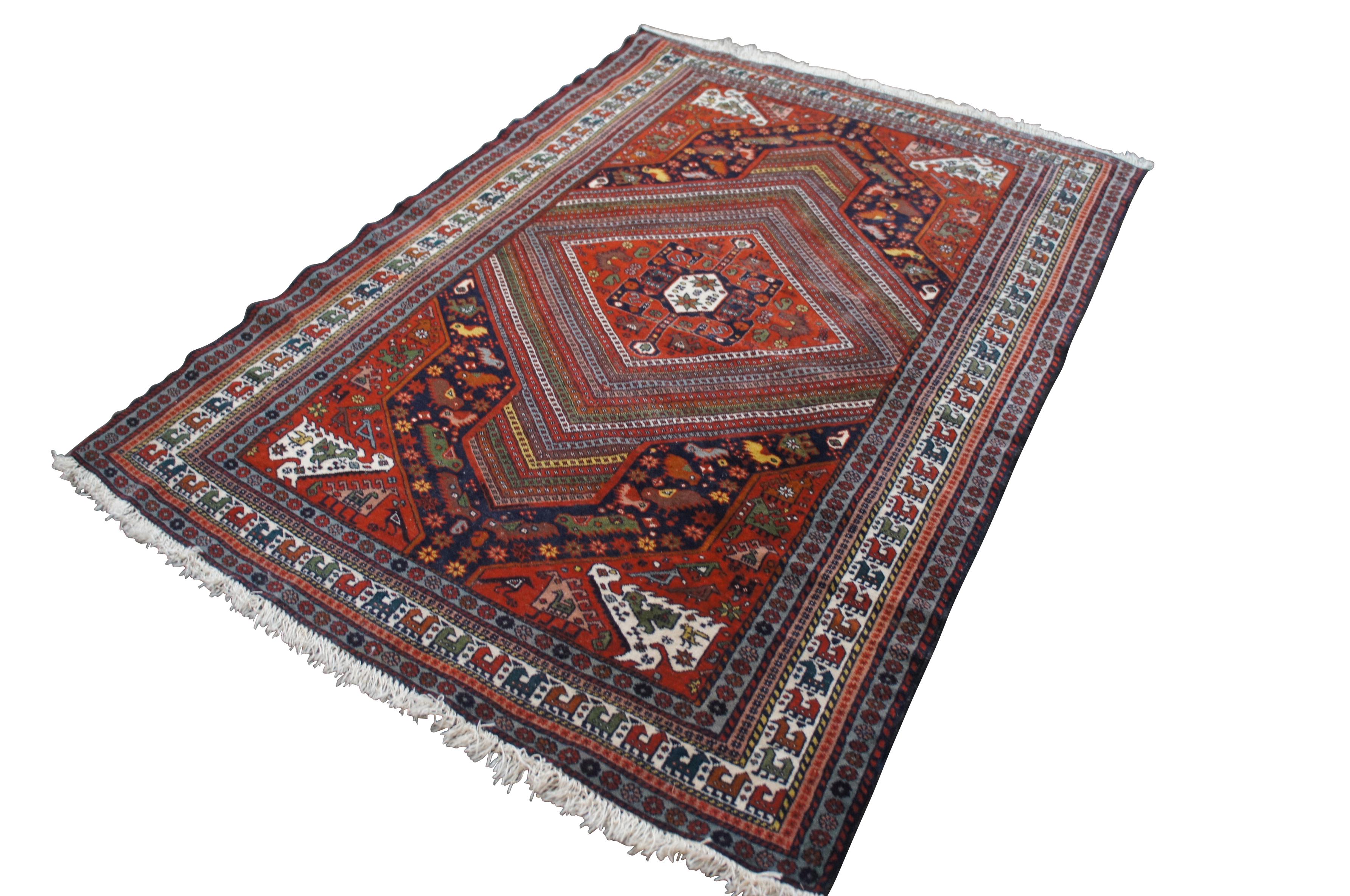 Südwestlicher persischer Abadeh-Teppich aus Wolle mit Vogelkamelienmuster, Abadeh-Südwest-Perserteppich, 4' x 6' im Zustand „Gut“ im Angebot in Dayton, OH