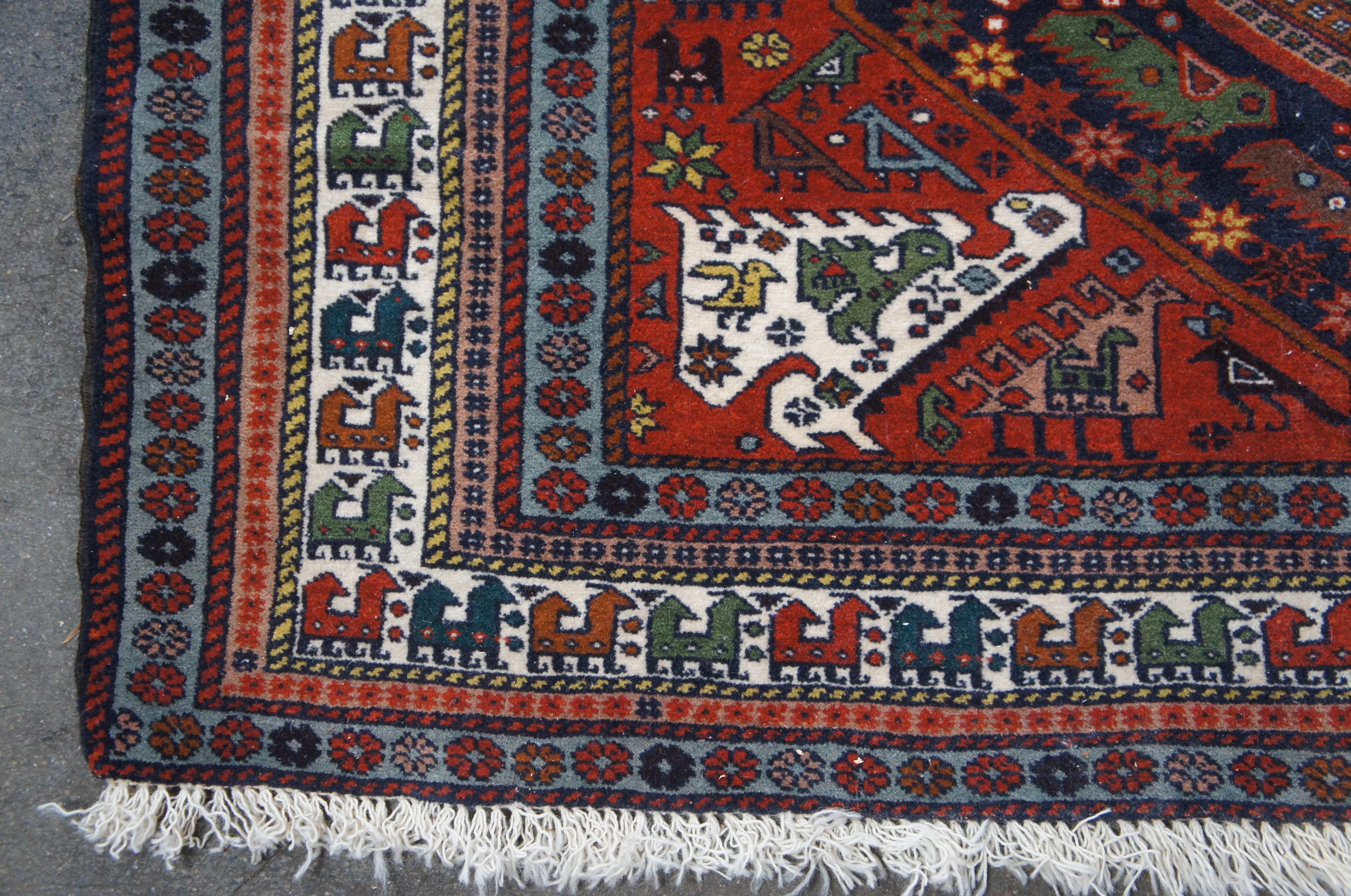 Südwestlicher persischer Abadeh-Teppich aus Wolle mit Vogelkamelienmuster, Abadeh-Südwest-Perserteppich, 4' x 6' im Angebot 3