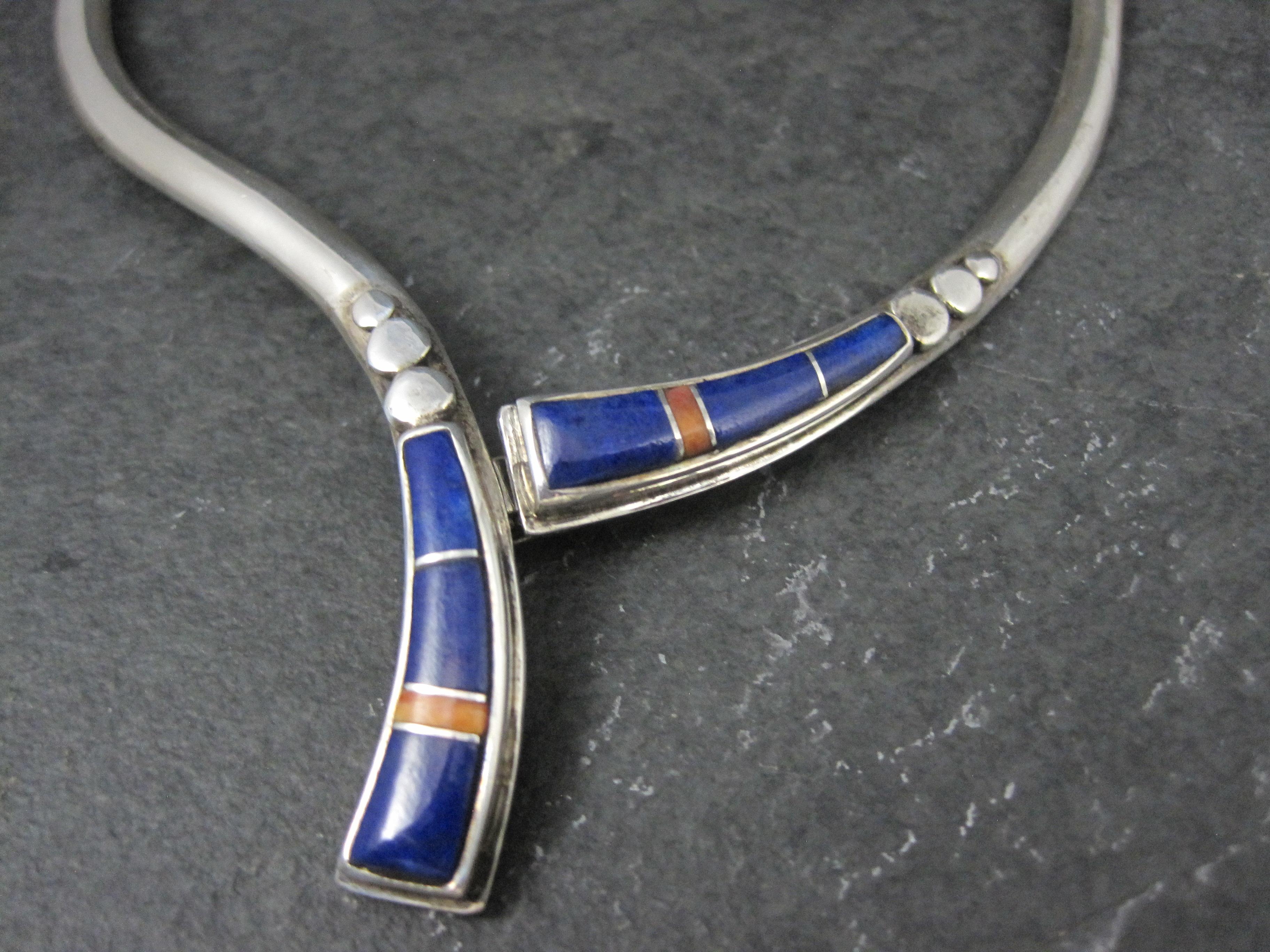 Taglio misto Vintage Southwestern Sterling Lapis Lazuli Spiny Oyster Inlay Necklace (Collana con intarsi di ostriche) in vendita