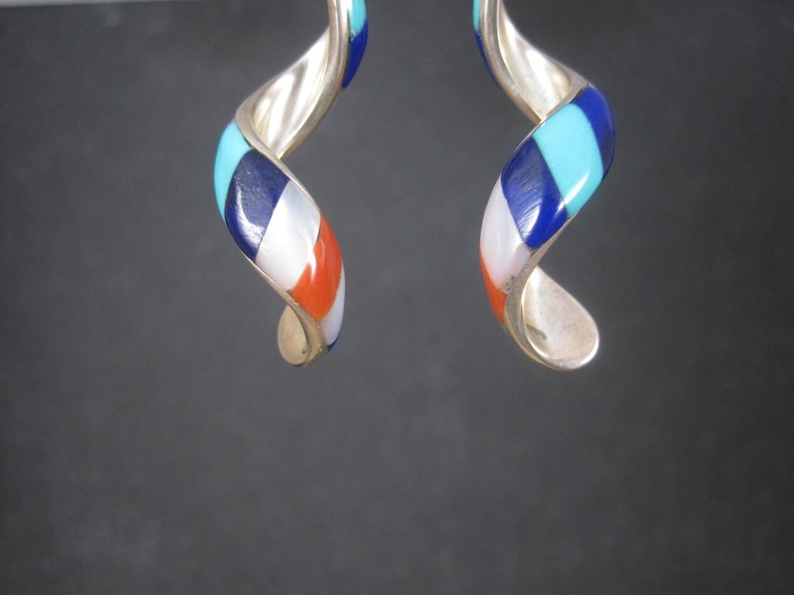 Pendientes Vintage Southwestern Sterling Red White Blue Inlay en venta 5
